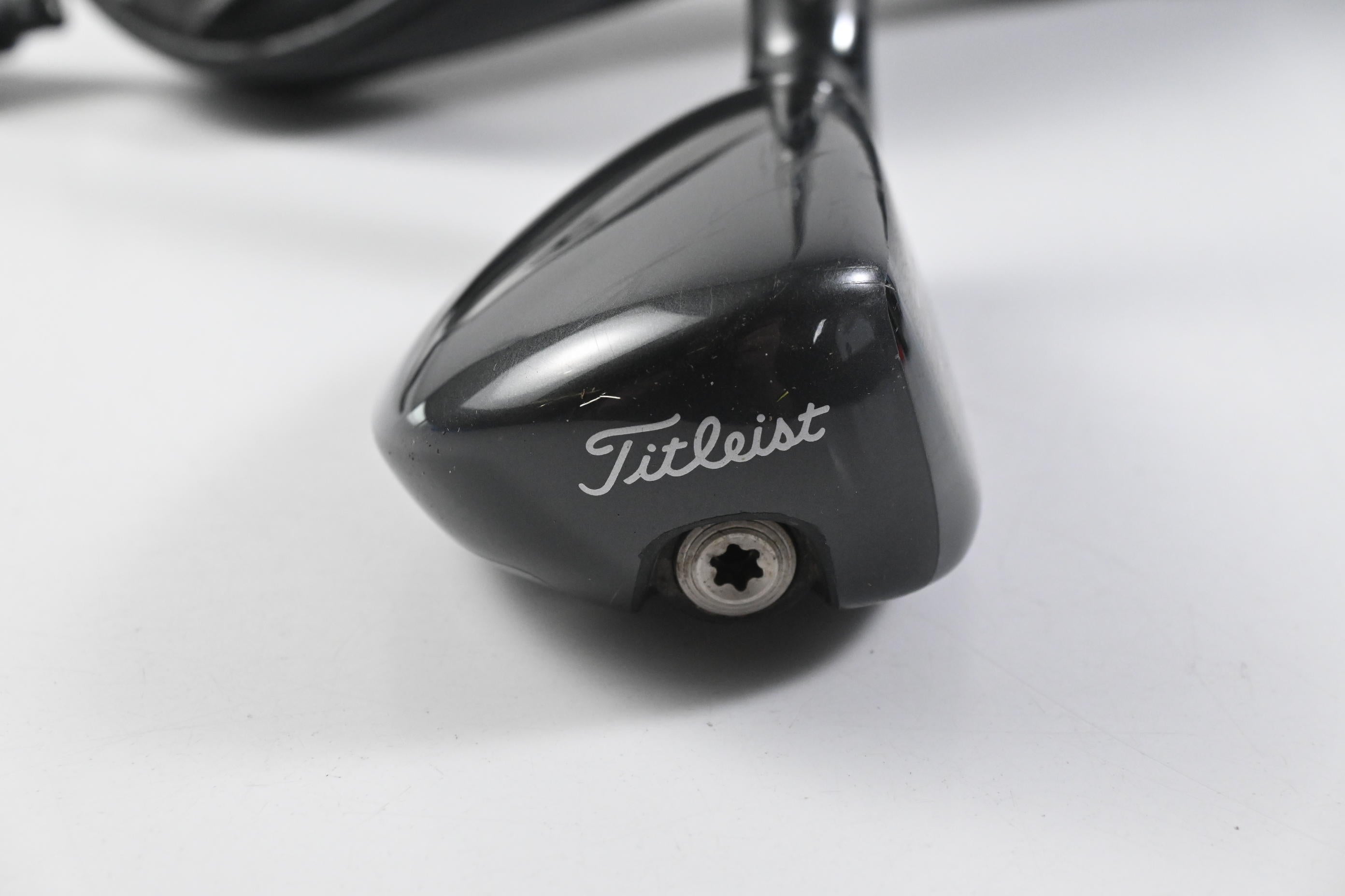Titleist 818 H2 #2 Hybrid / 17 Degree / X-Flex Diamana D+ 90 Shaft