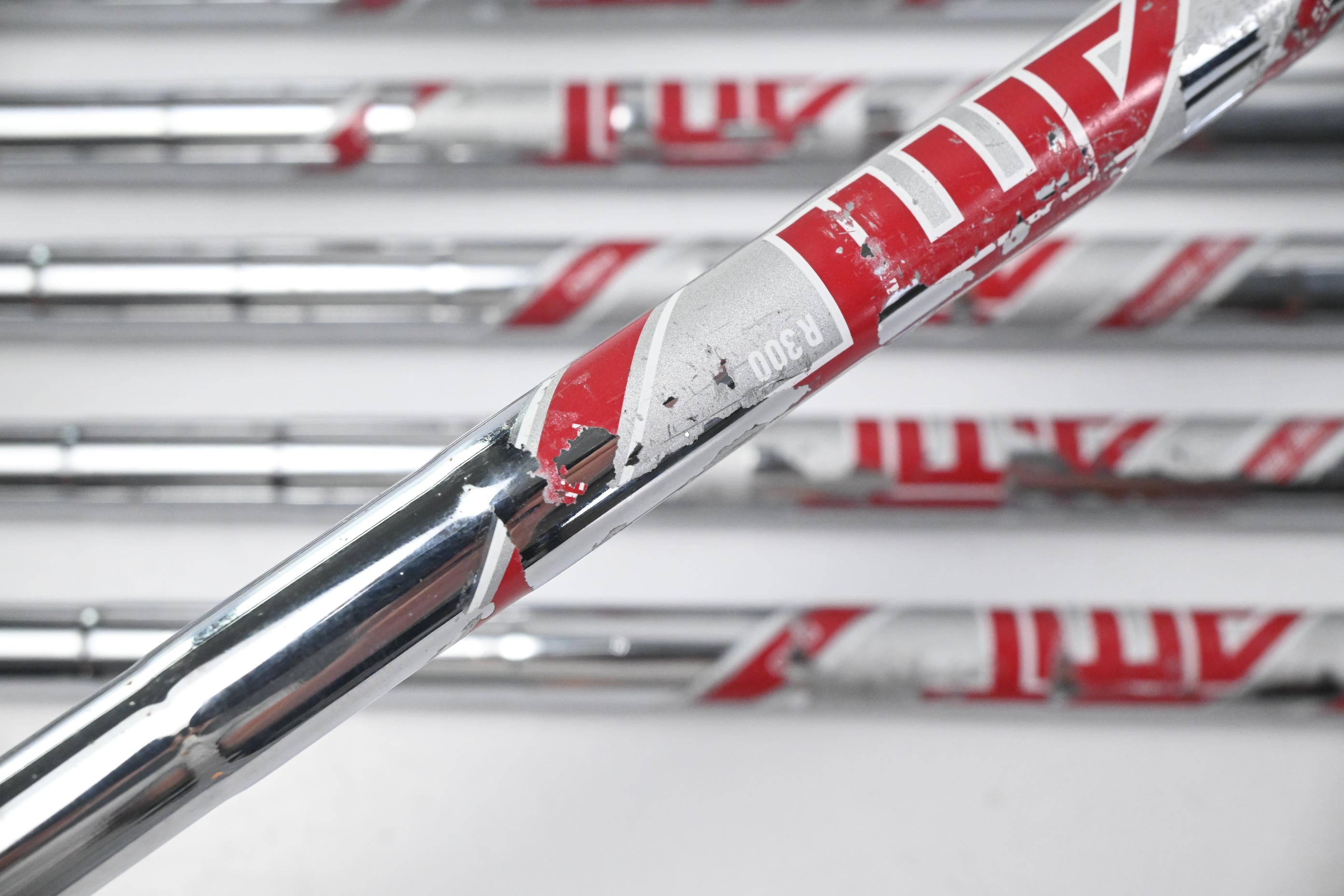 Titleist T300 2019 Irons / 6-PW+GW / Regular Flex AMT Red R300 Shafts