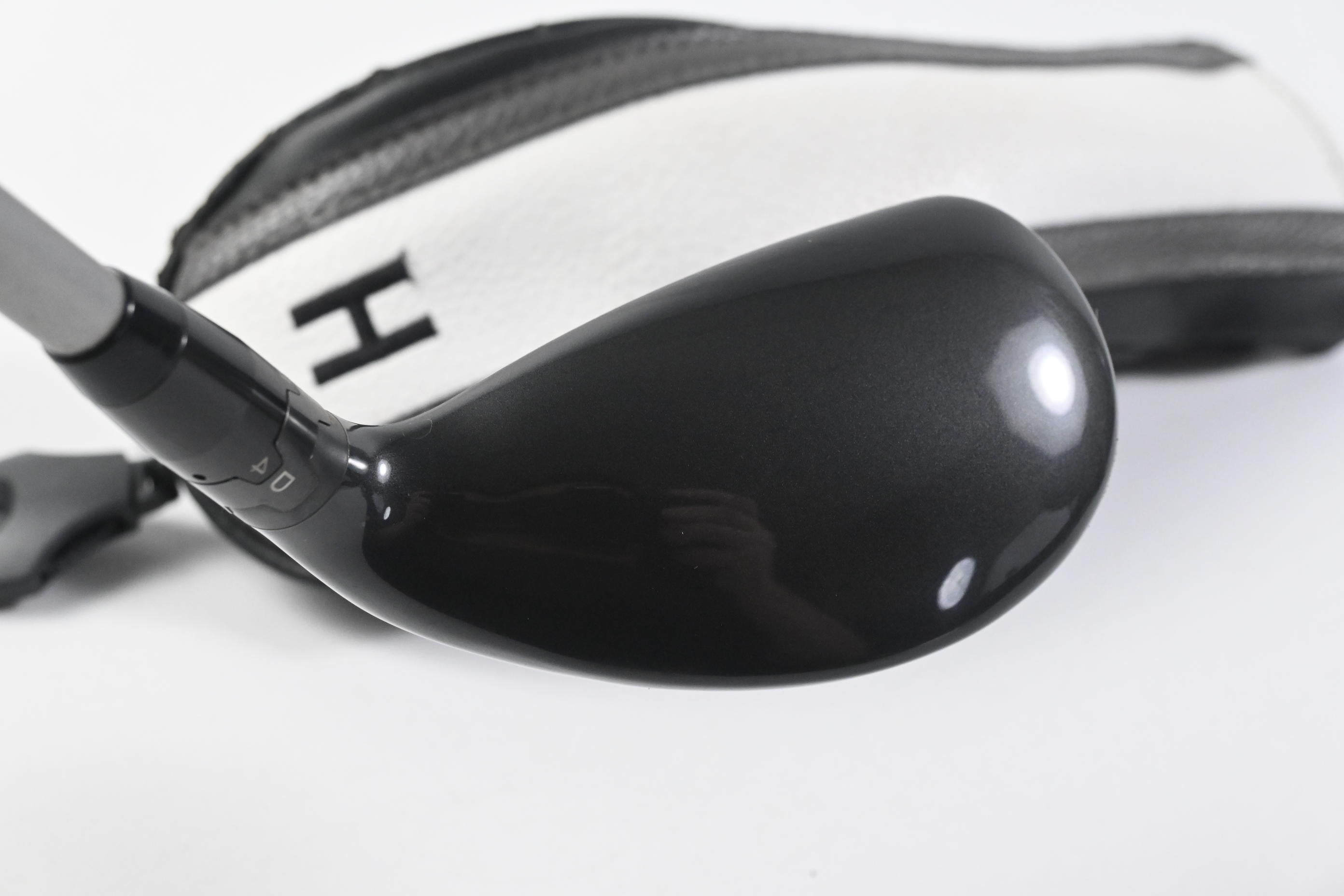 Titleist 818 H2 #2 Hybrid / 17 Degree / X-Flex Diamana D+ 90 Shaft