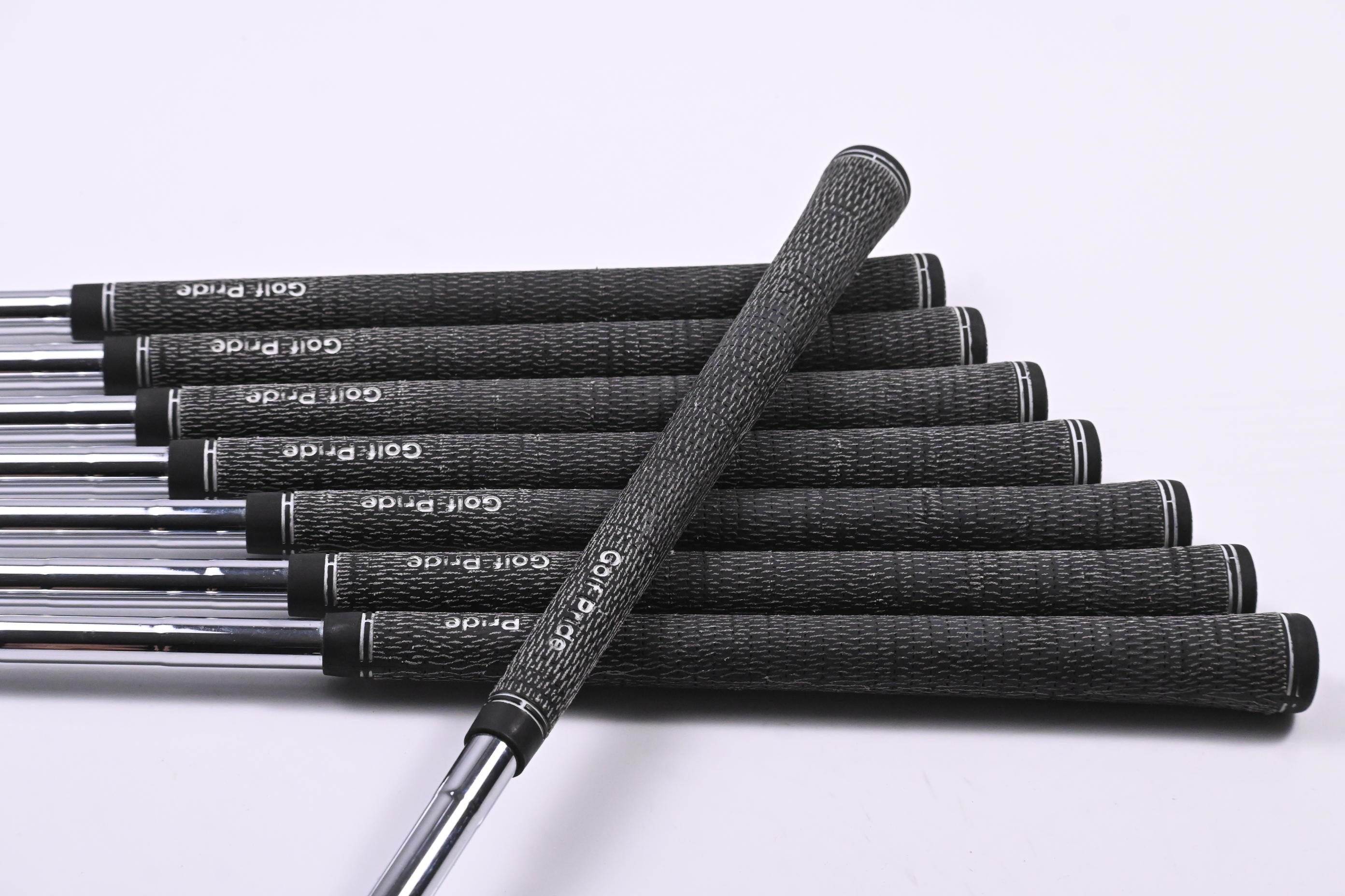 Taylormade P730 Irons / 3-PW / X-Flex Taylormade Steel Shafts