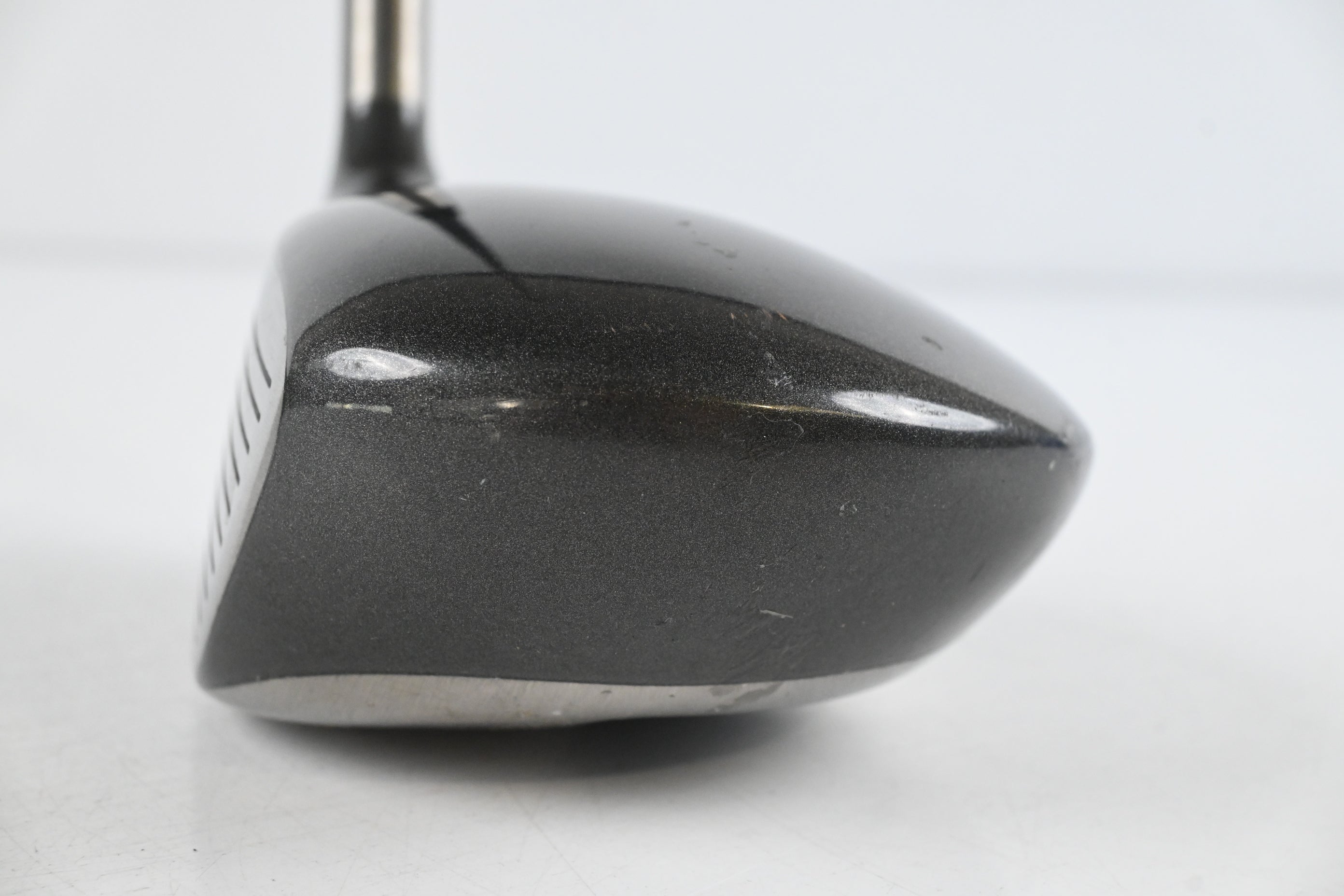 Left Hand Titleist 975 D Driver / 10.5 Degree / Regular Flex Titleist Ultralite Shaft