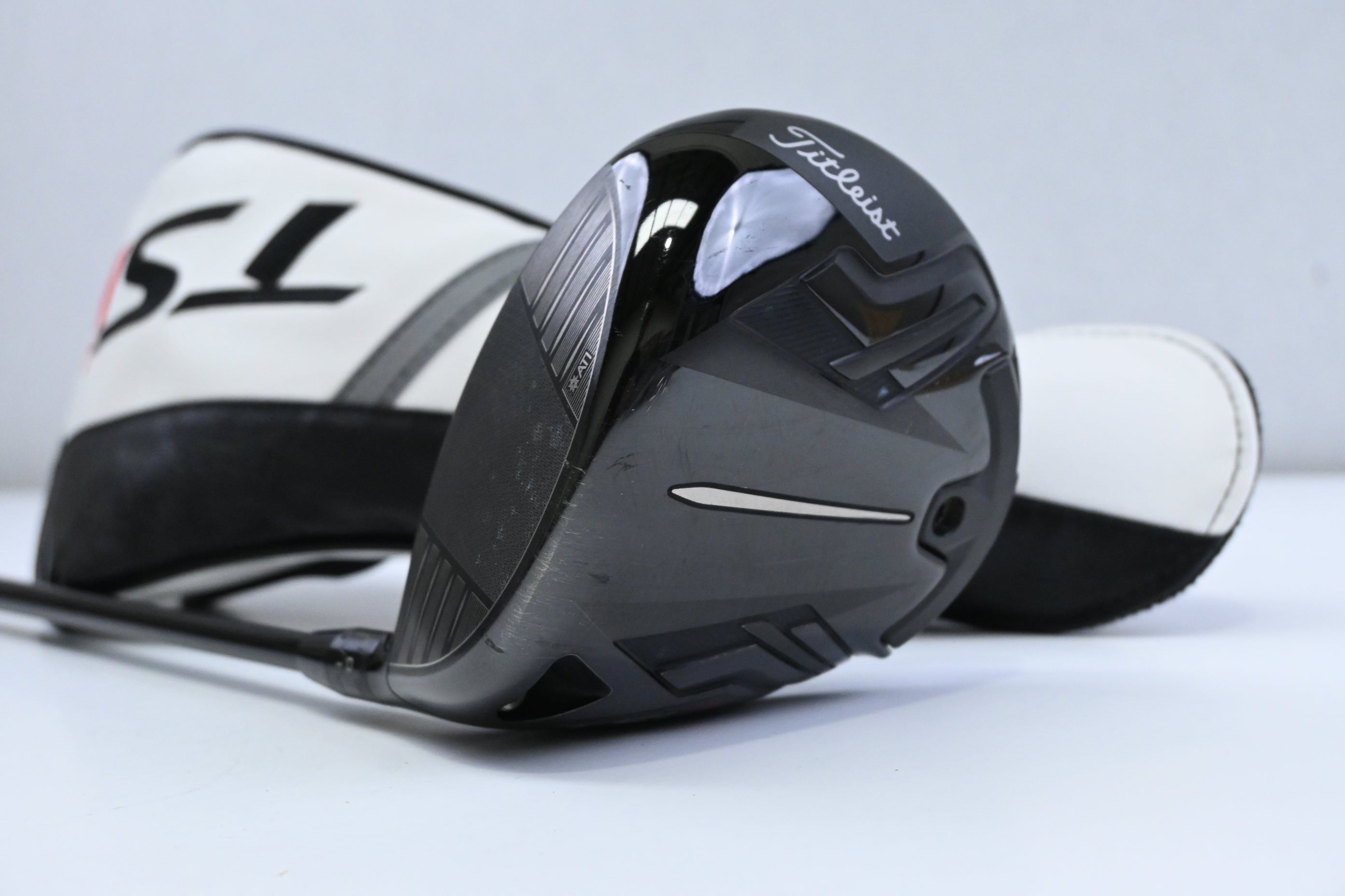 Left Hand Titleist TSi3 Driver / 10 Degree / X-Flex HZRDUS Smoke Black RDX 60