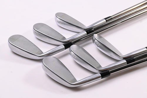Mizuno JPX 923 Hot Metal Irons / 5-PW / Stiff Flex UST Recoil ES780 Shafts