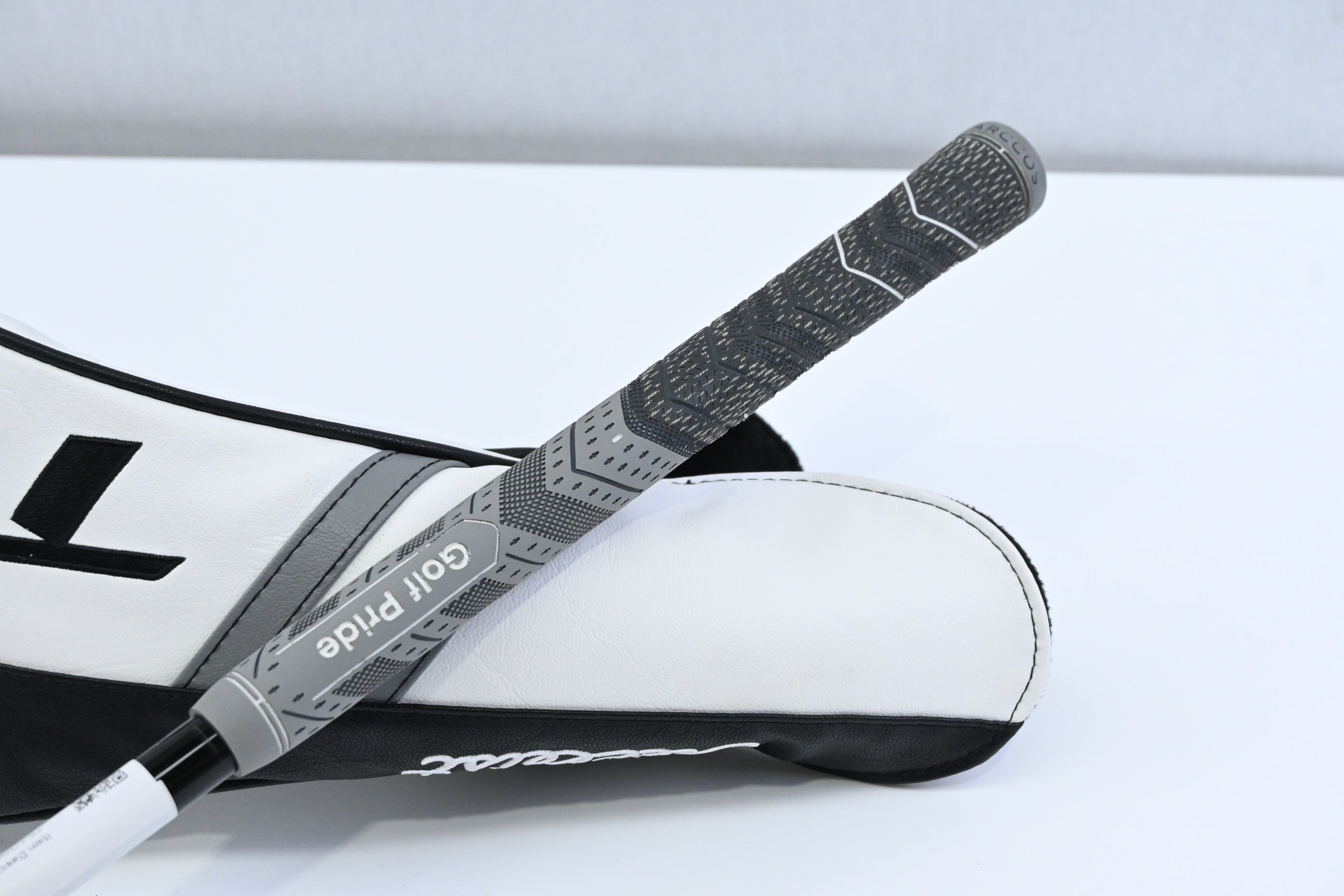 Left Hand Titleist TSi3 Driver / 10 Degree / X-Flex HZRDUS Smoke Black RDX 60