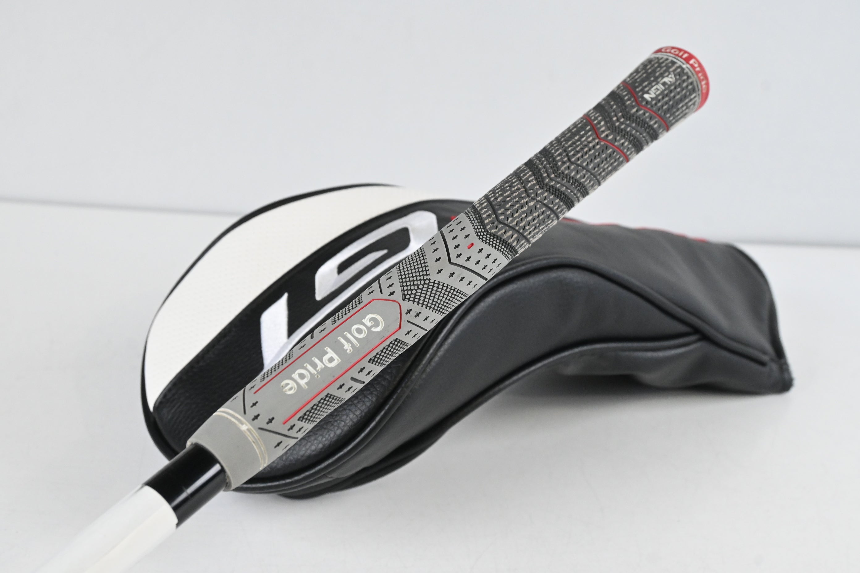 Titleist GT2 Driver / 9 Degree / Stiff Flex HZRDUS Black 70 Shaft