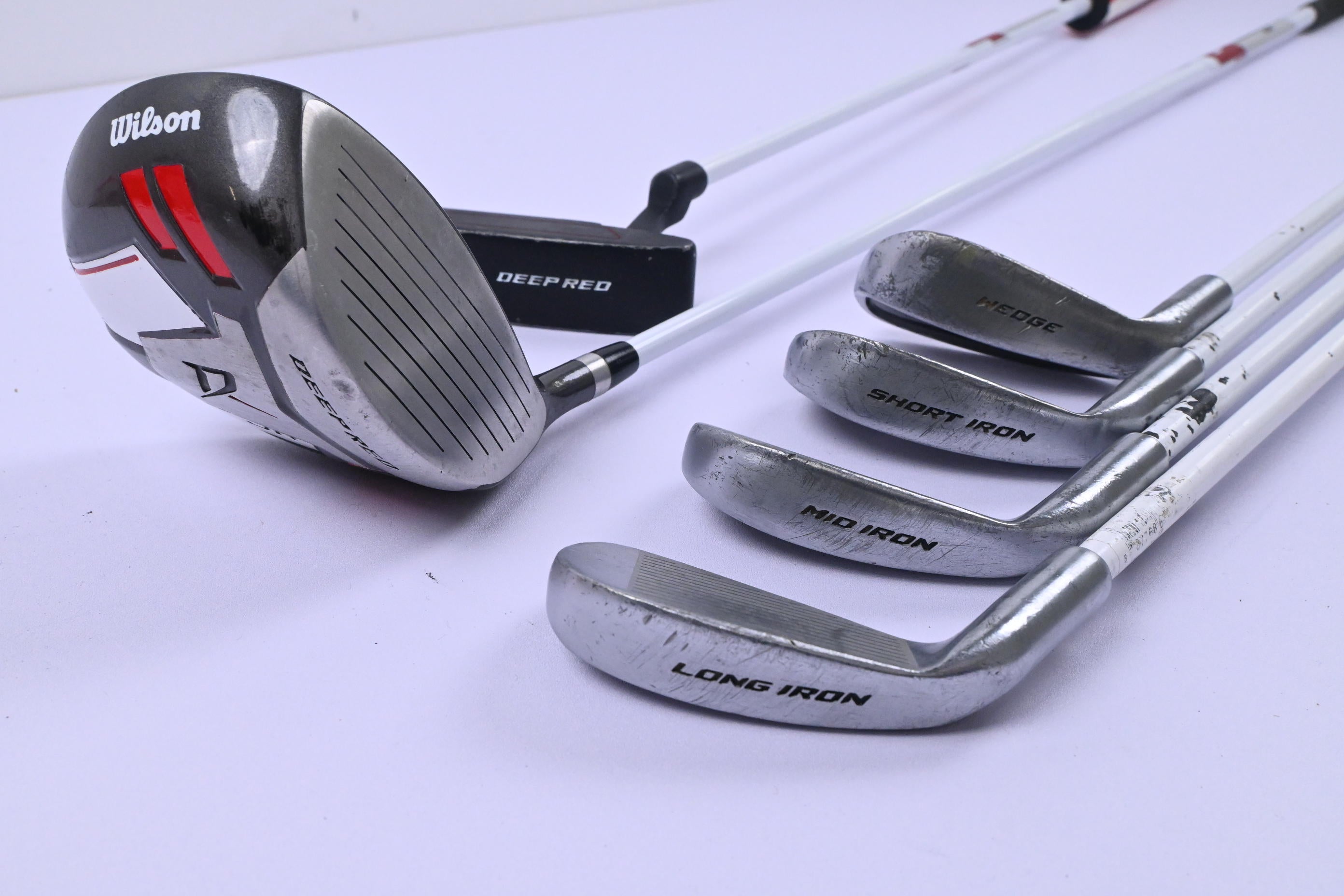 Junior Wilson Deep Red Package Set / Wood, Irons, Putter