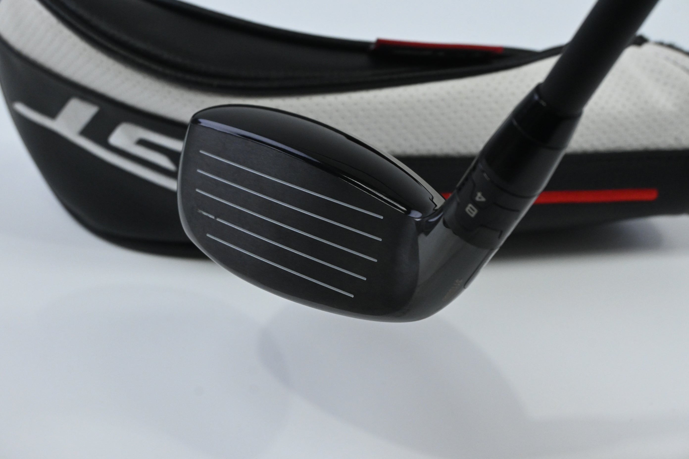 Titleist GT3 #4 Hybrid / 21 Degree / Stiff Flex HZRDUS Gen5 Black 80 Shaft