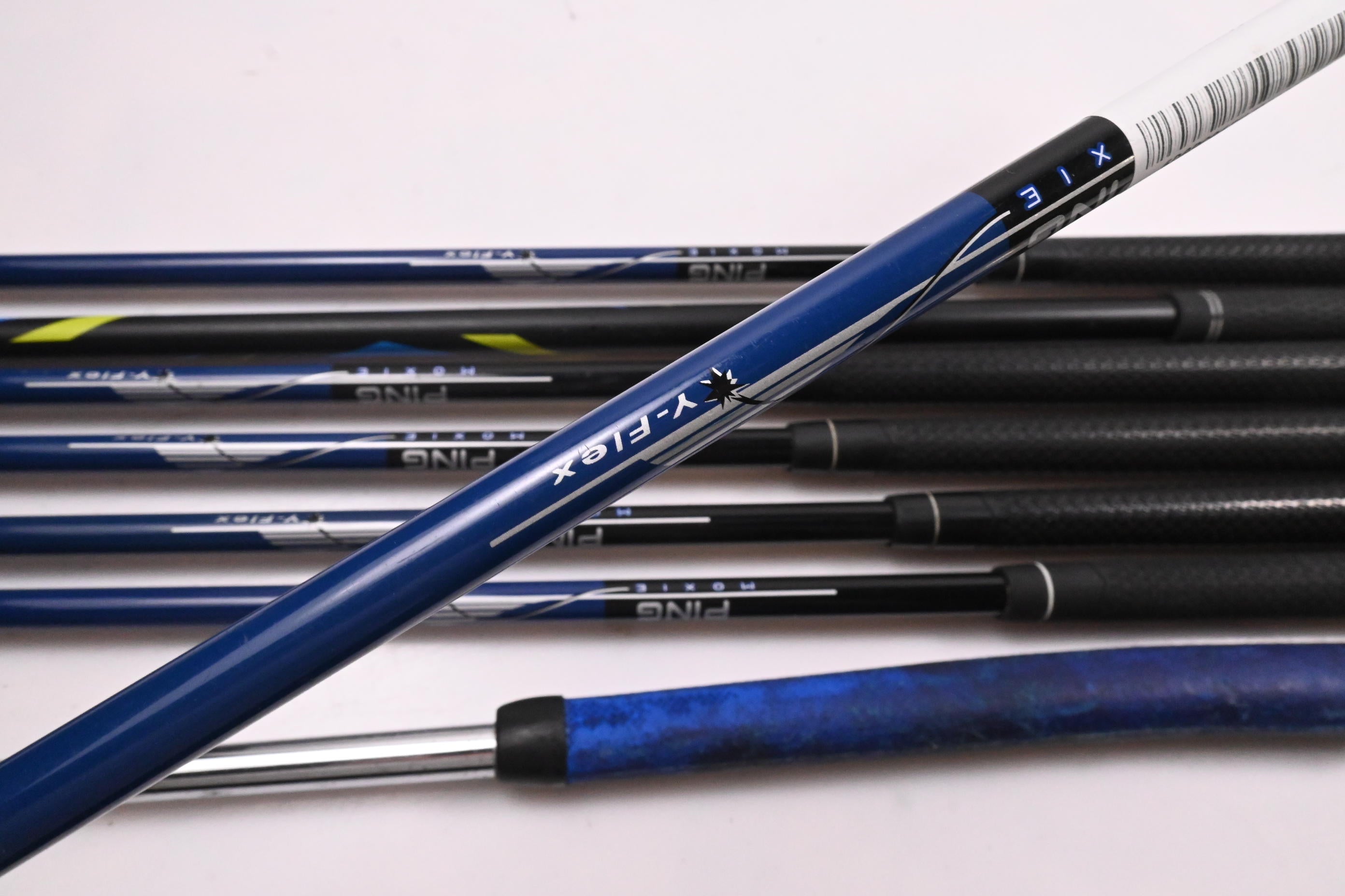 Junior Ping Moxie Package Set / Woods, Irons, Putter