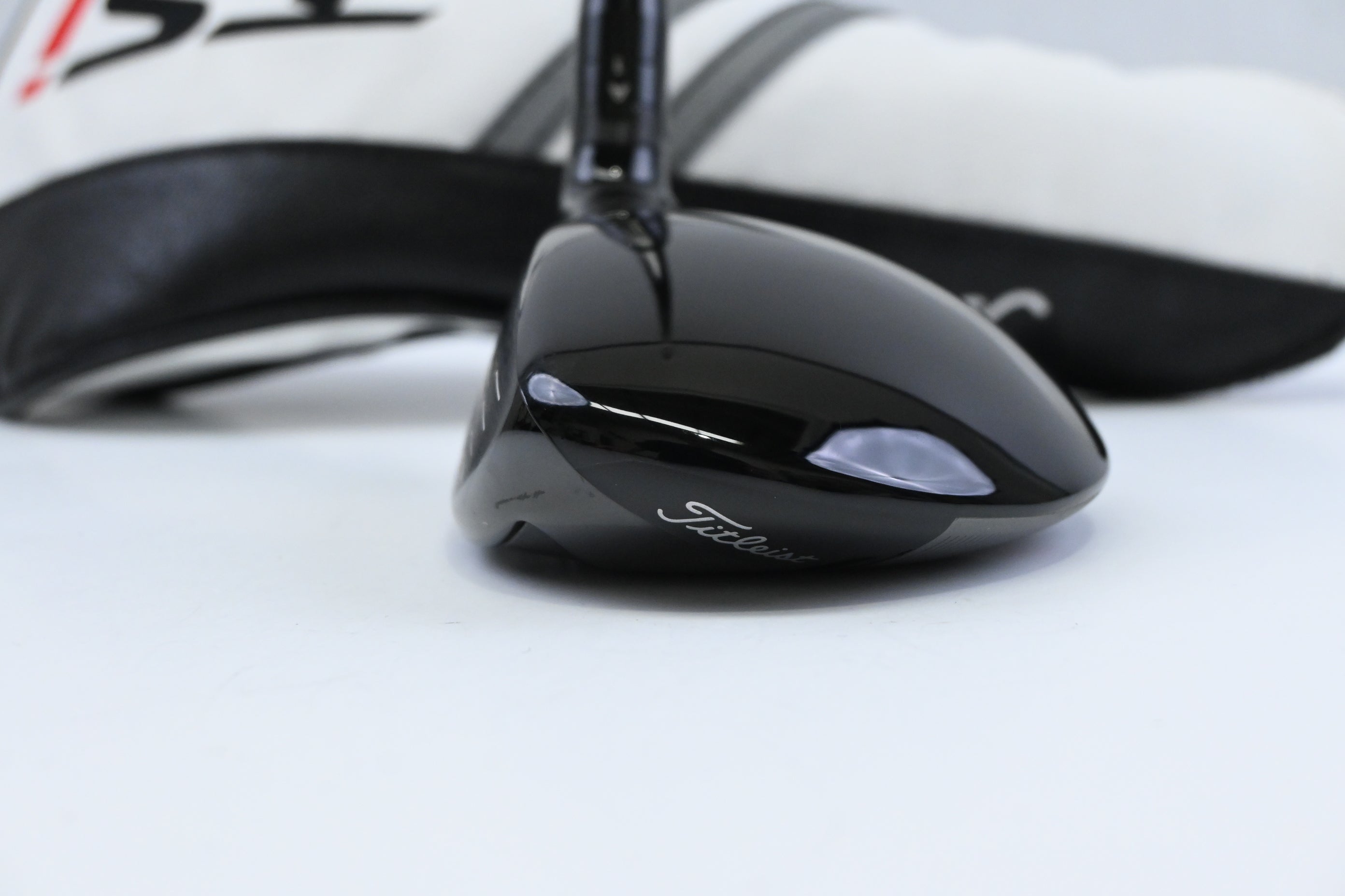 Left Hand Titleist TSi2 #5 Wood / 18 Degree / X-Flex HZRDUS Smoke Black RDX 70