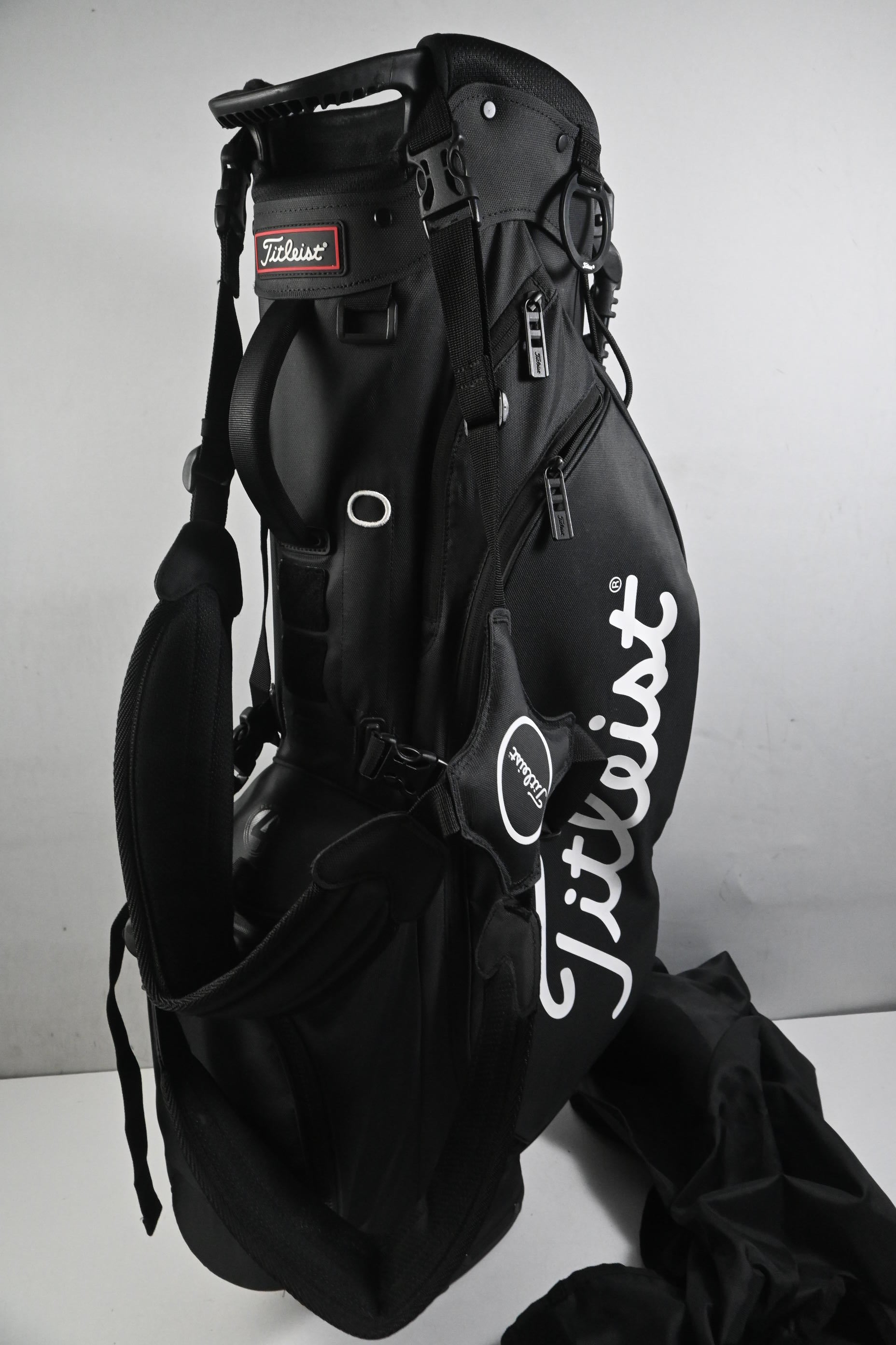 Titleist Players 4 Stand Bag / 4-Way Divider / Black