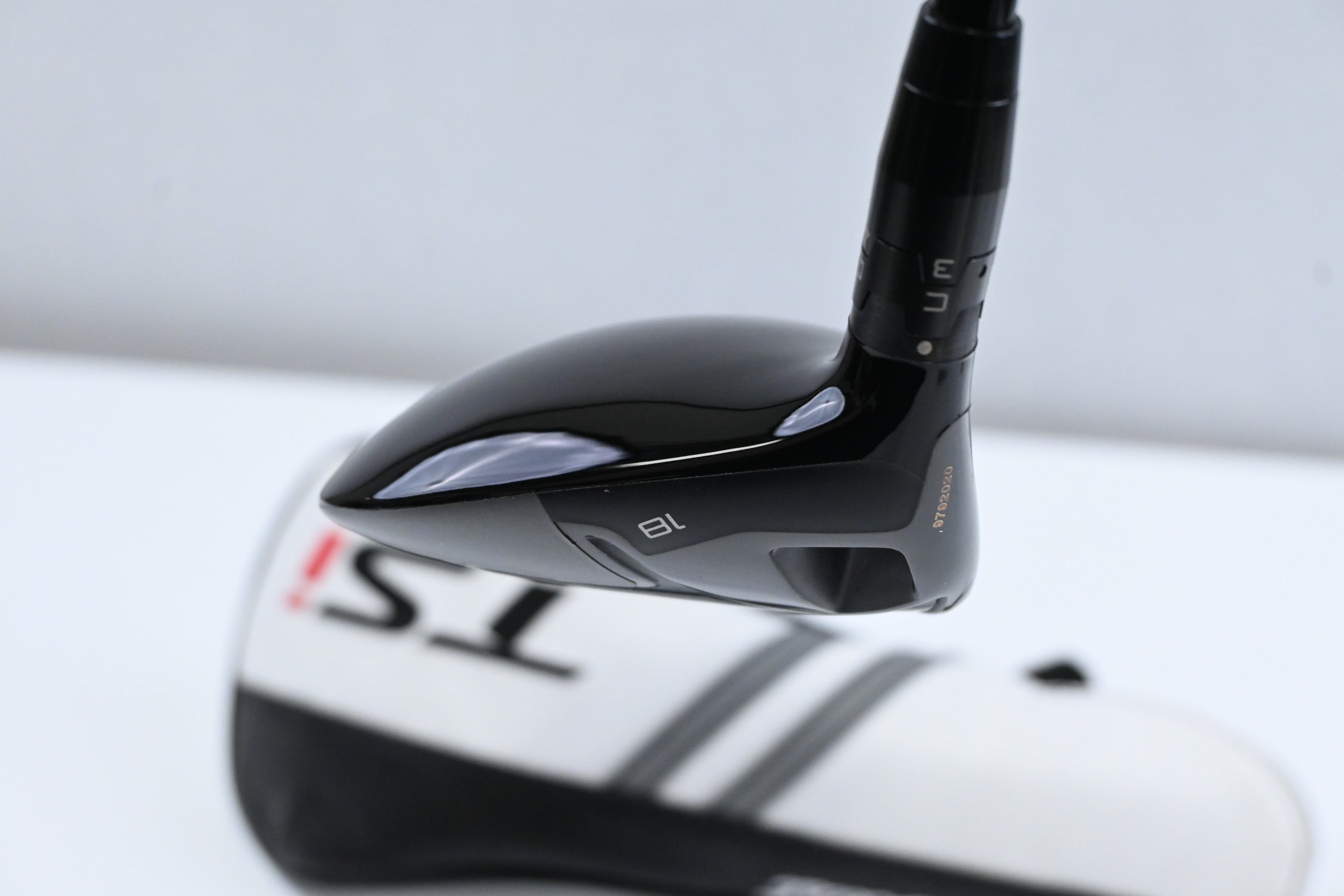 Left Hand Titleist TSi2 #5 Wood / 18 Degree / X-Flex HZRDUS Smoke Black RDX 70