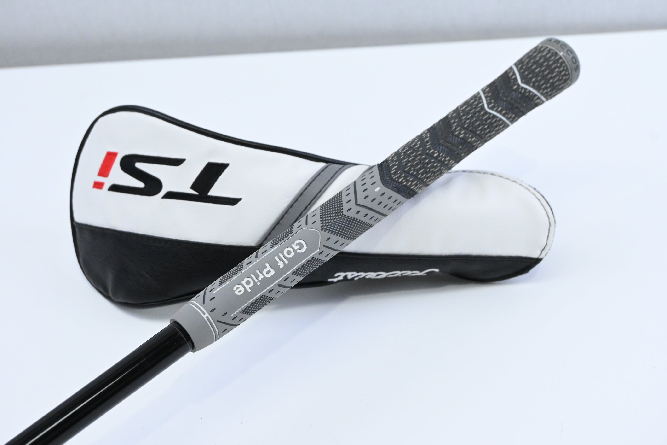 Left Hand Titleist TSi2 #5 Wood / 18 Degree / X-Flex HZRDUS Smoke Black RDX 70