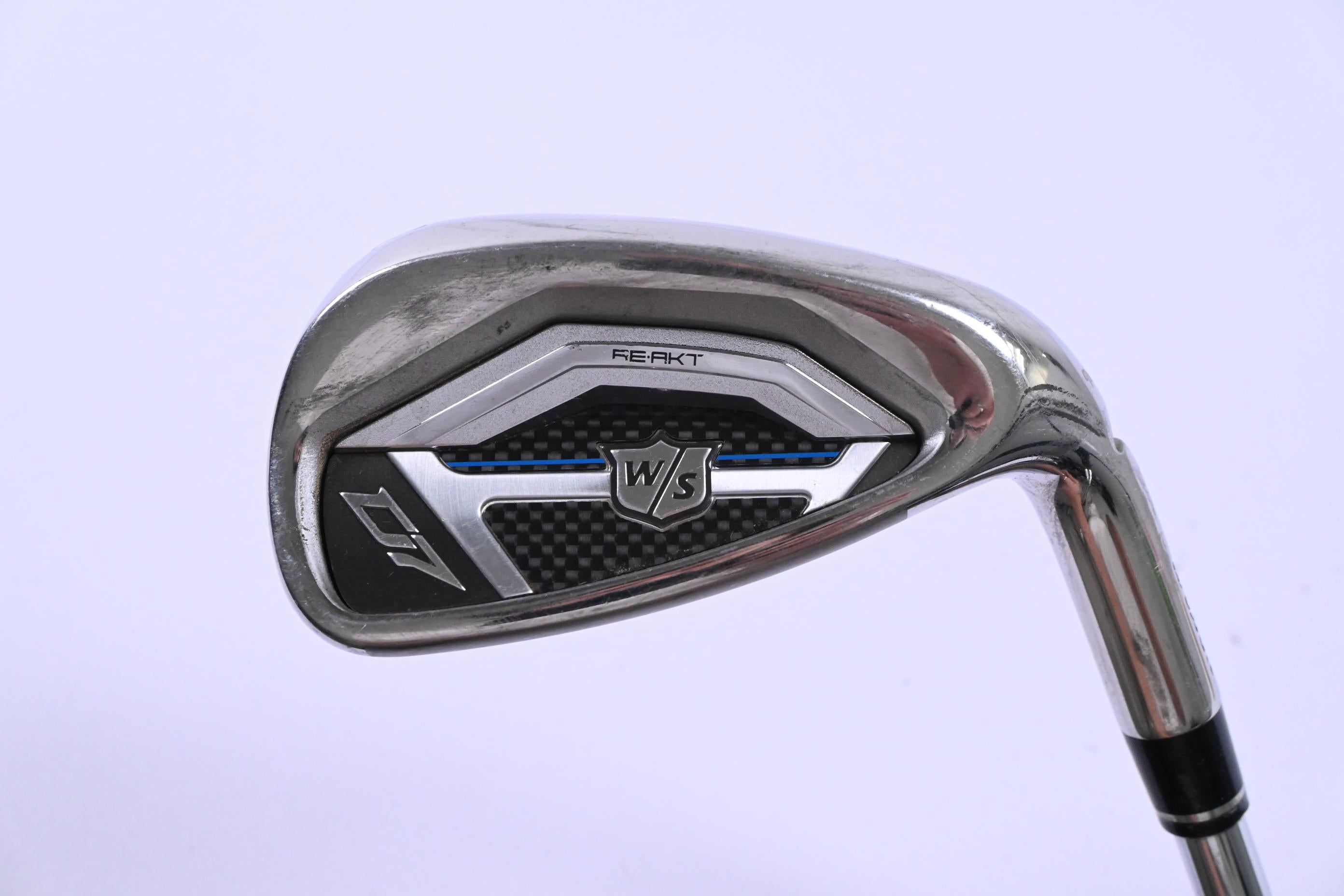 Wilson D7 Pitching Wedge / 43 Degree / Stiff Flex KBS Tour 105 Shaft