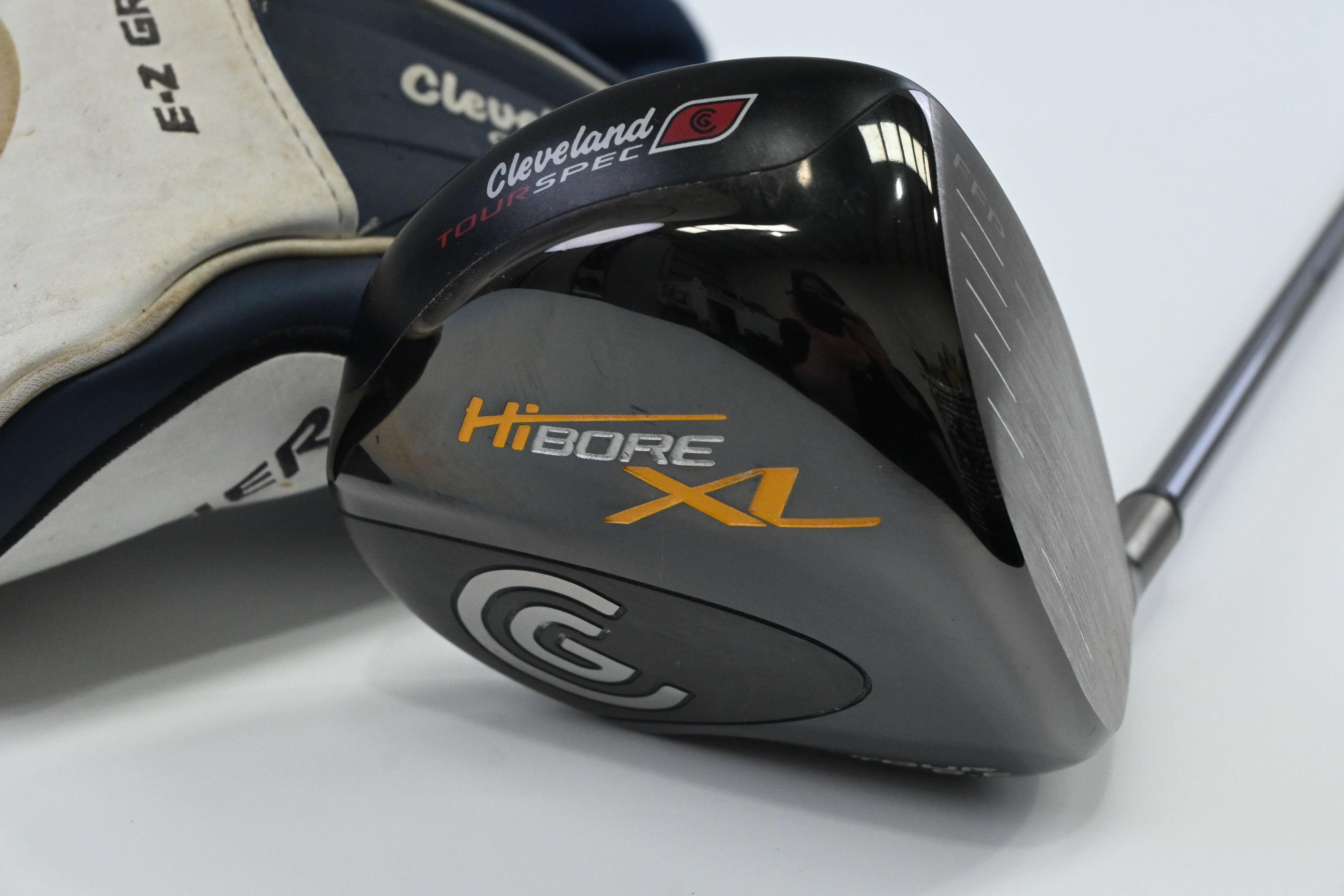 Cleveland HiBore XL Driver / 9.5 Degree / Senior Flex Diamana 64 Shaft