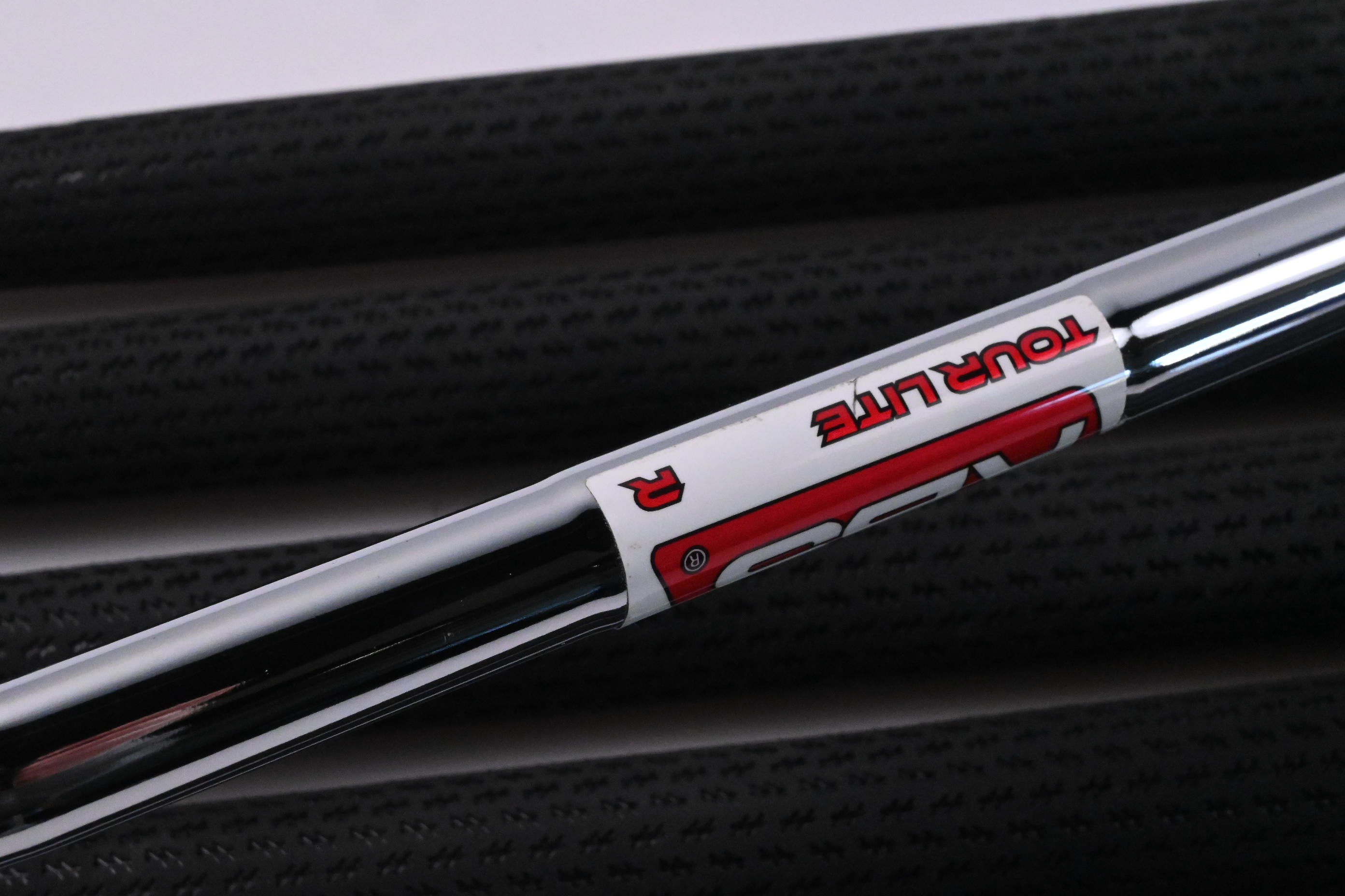 Cobra DS-Adapt Irons / 5-PW+GW / Regular Flex KBS Tour Lite Shafts