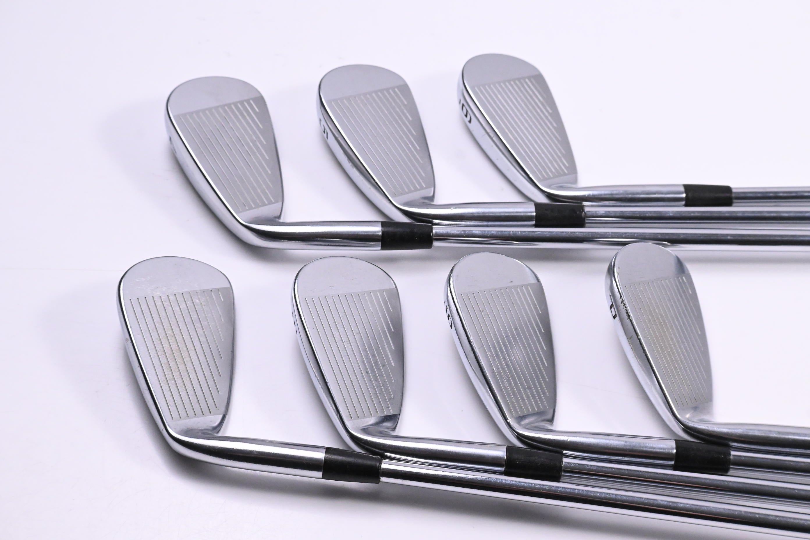 Mizuno JPX 825 Irons / 4-PW / Regular Flex Dynalite Gold XP R300 Shafts