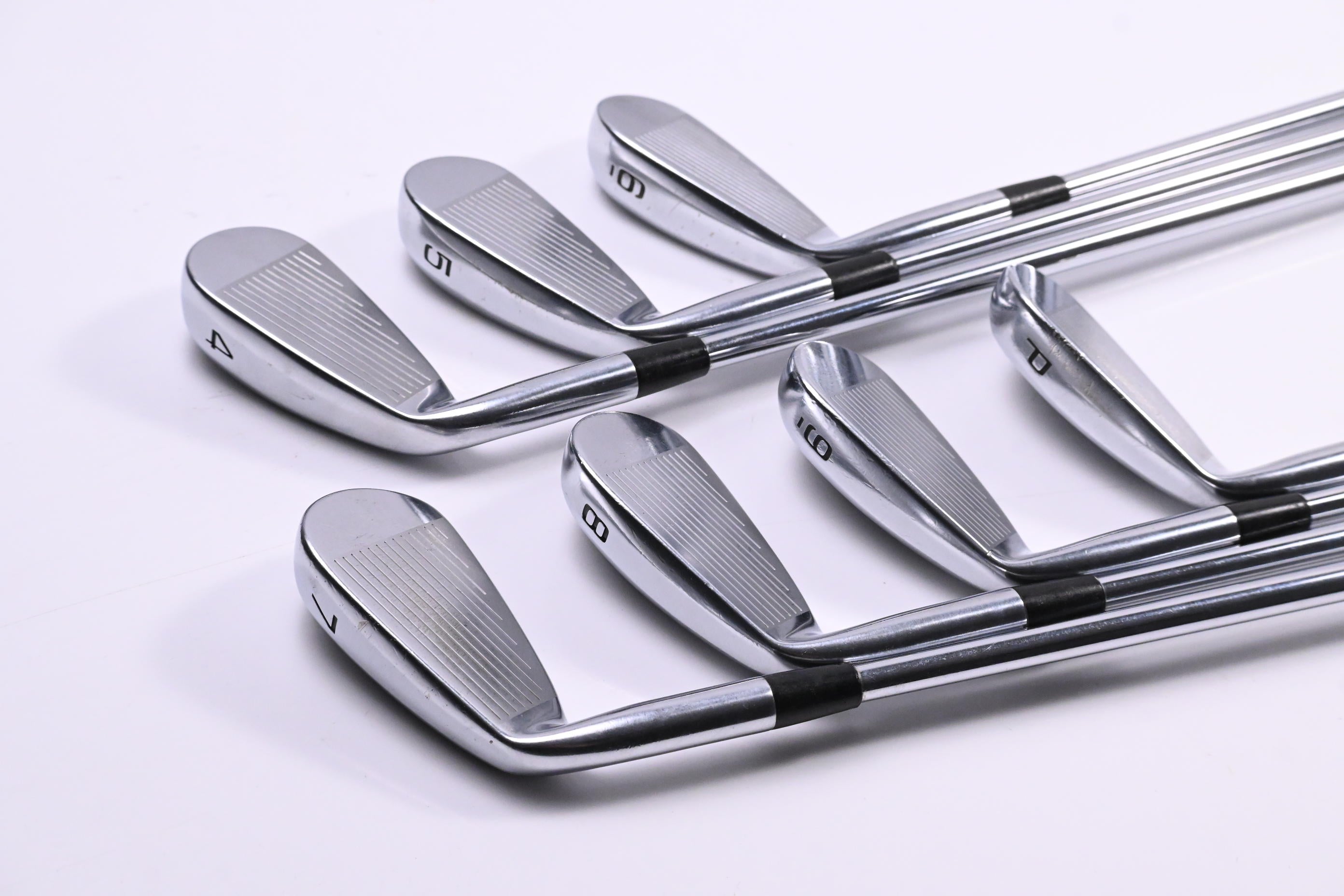 Mizuno JPX 825 Irons / 4-PW / Regular Flex Dynalite Gold XP R300 Shafts