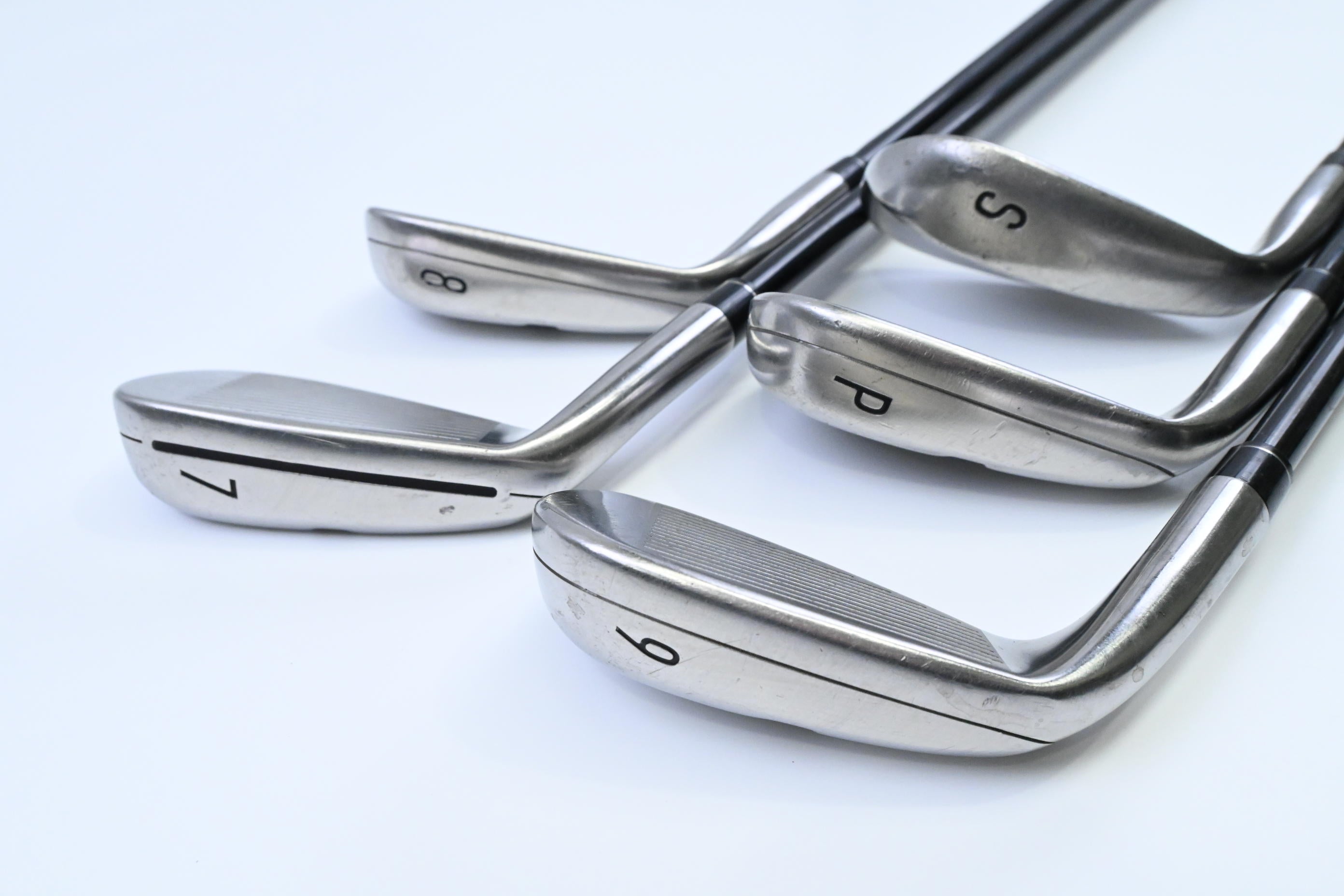 Taylormade M4 Irons / 7-PW+SW / Regular Flex Fujikura Atmos Red 6 Shafts