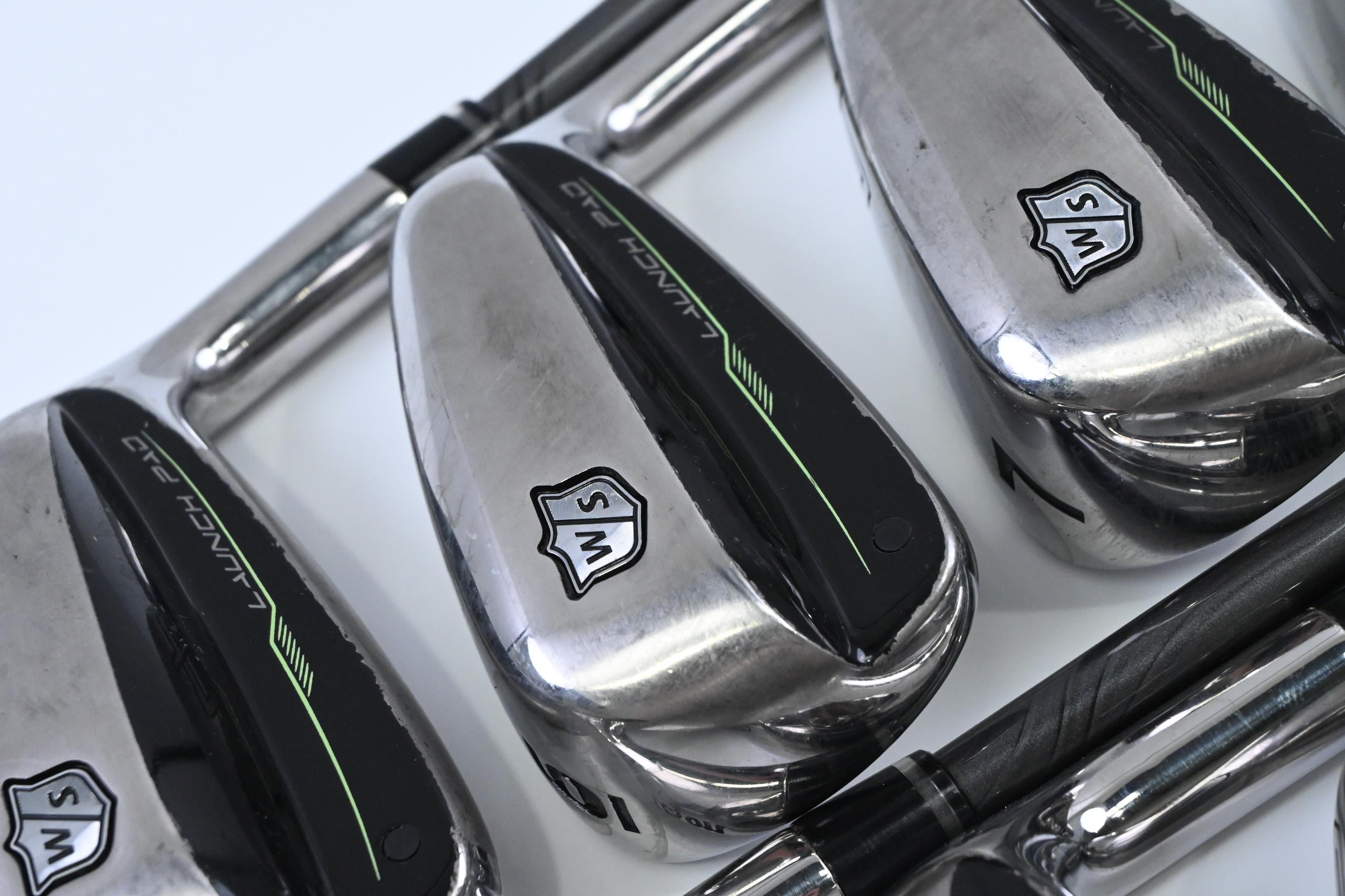 Wilson Launch Pad 2022 Irons / 5-PW+GW+SW / Senior Flex Project X Evenflow 55