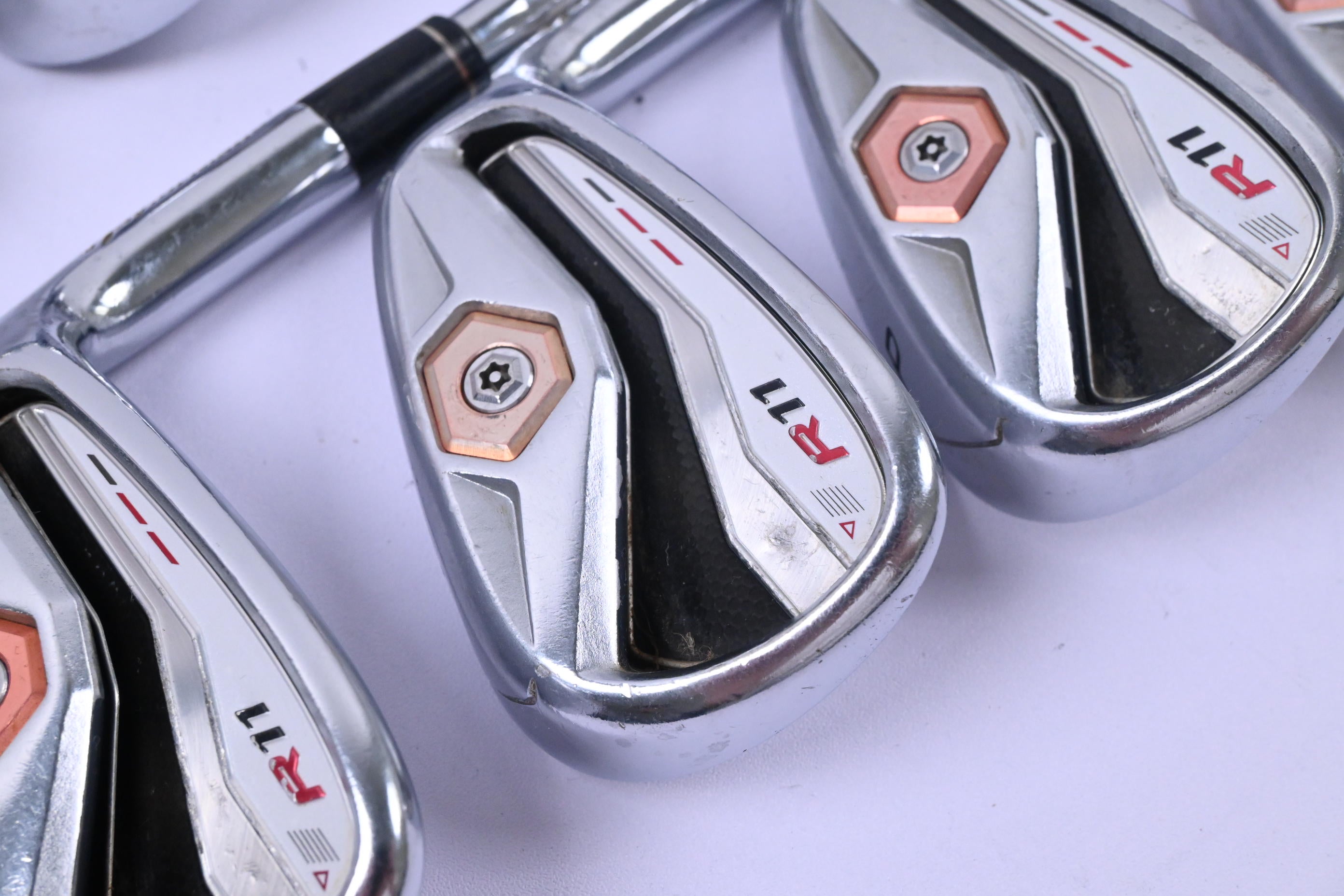 Taylormade R11 Irons / 4-PW+SW / Regular Flex Steel Shafts