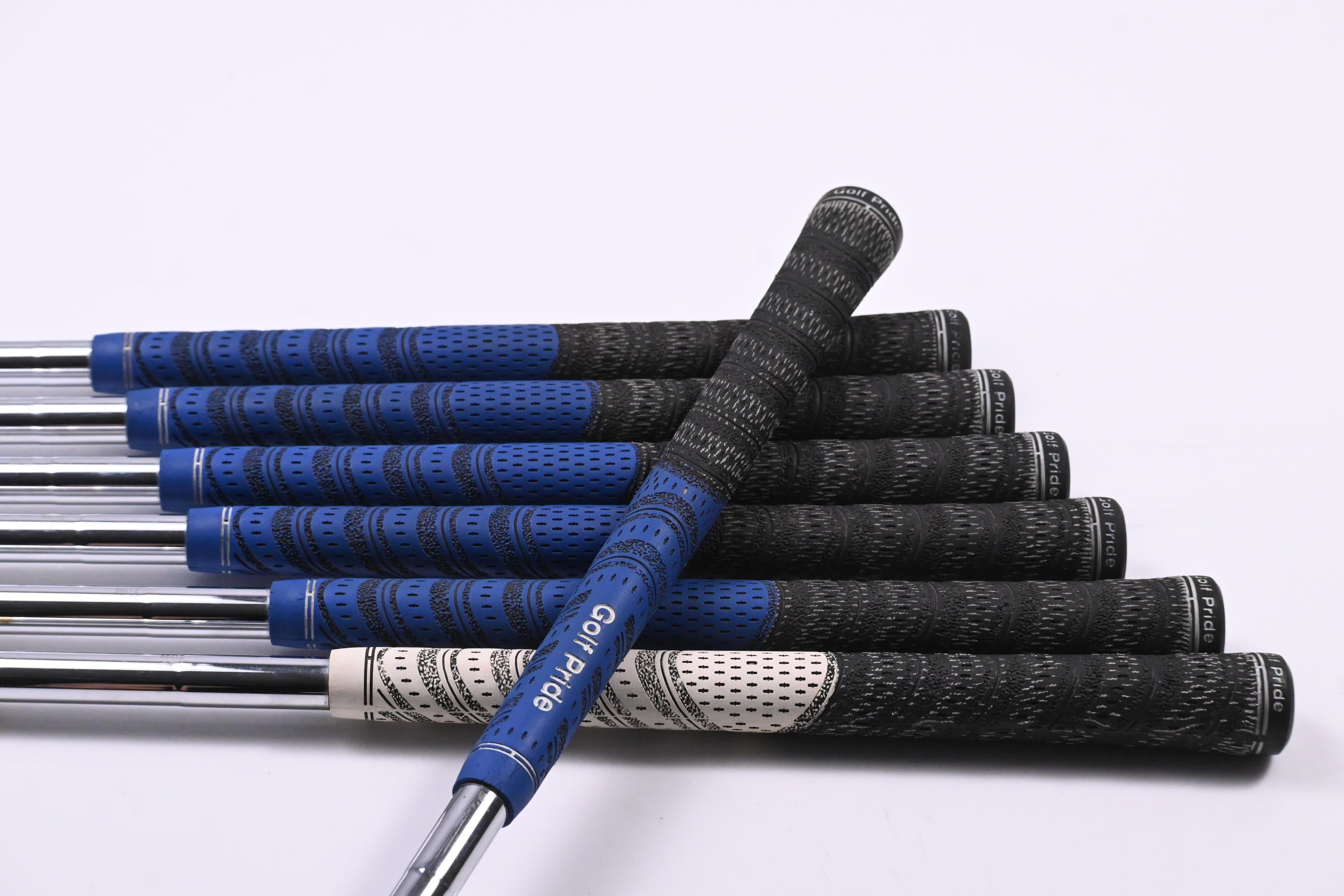 Mizuno JPX 825 Irons / 4-PW / Regular Flex Dynalite Gold XP R300 Shafts