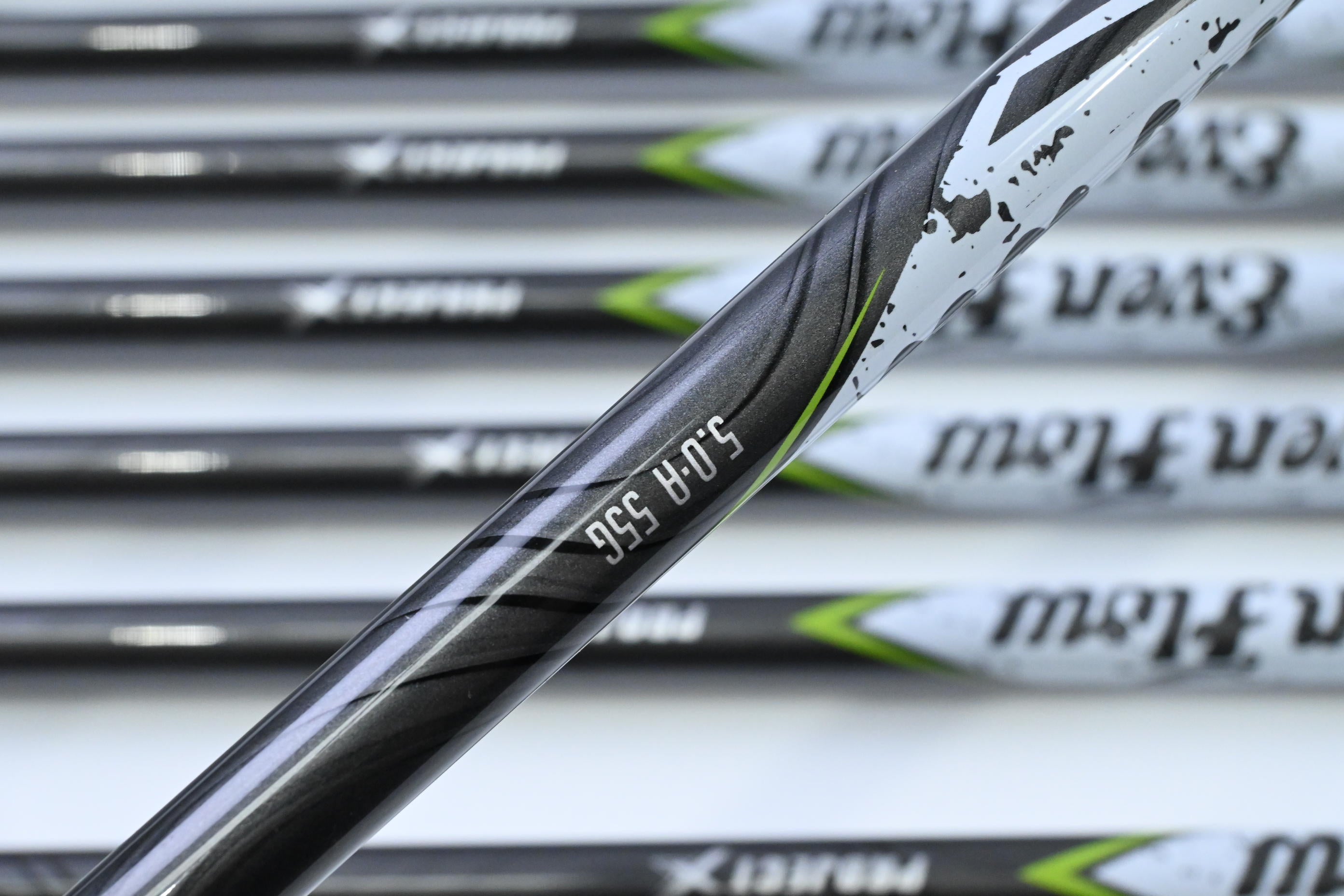 Wilson Launch Pad 2022 Irons / 5-PW+GW+SW / Senior Flex Project X Evenflow 55