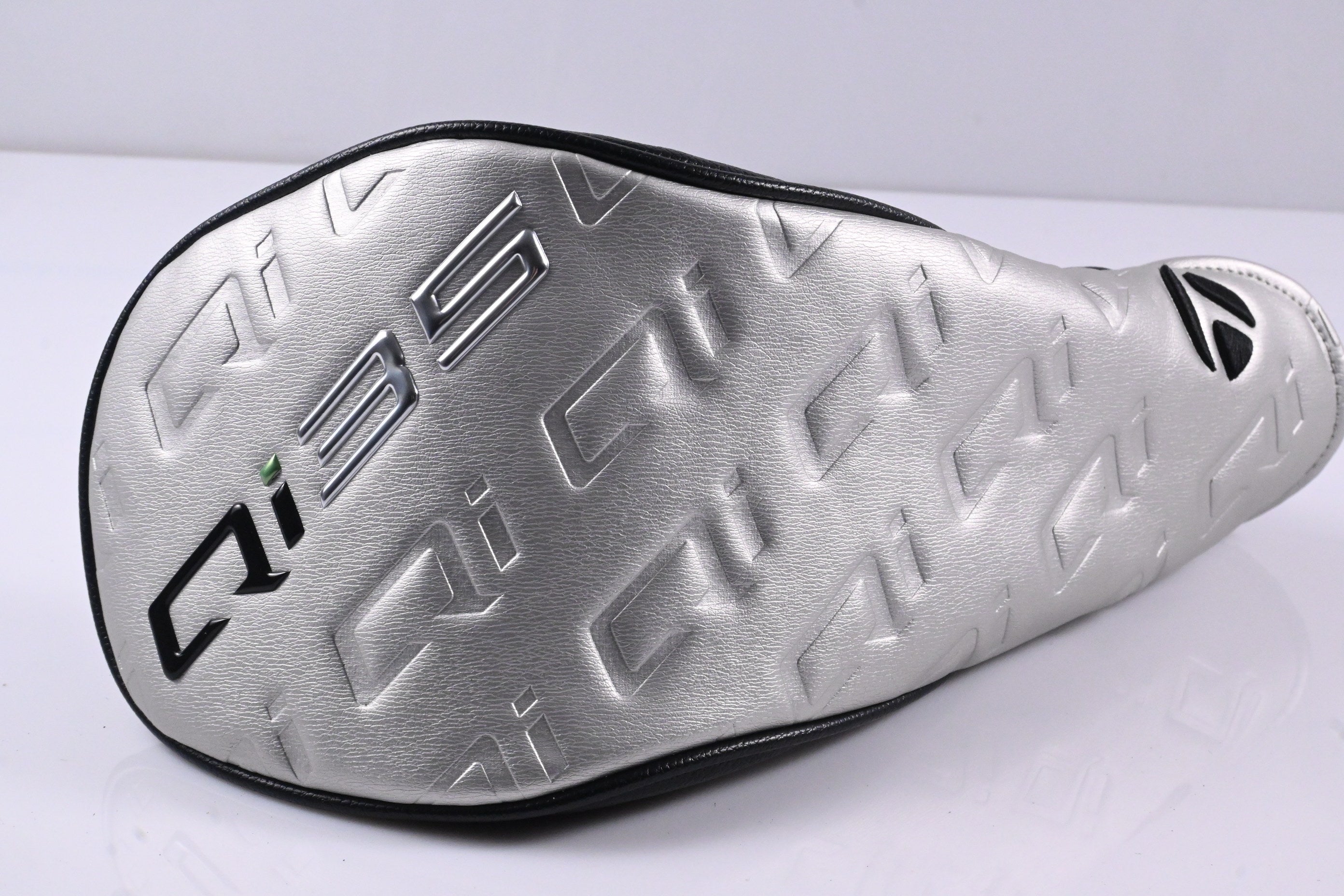 Taylormade Qi35 Max Lite Driver / 12 Degree / Regular Flex Vanquish 4 Shaft