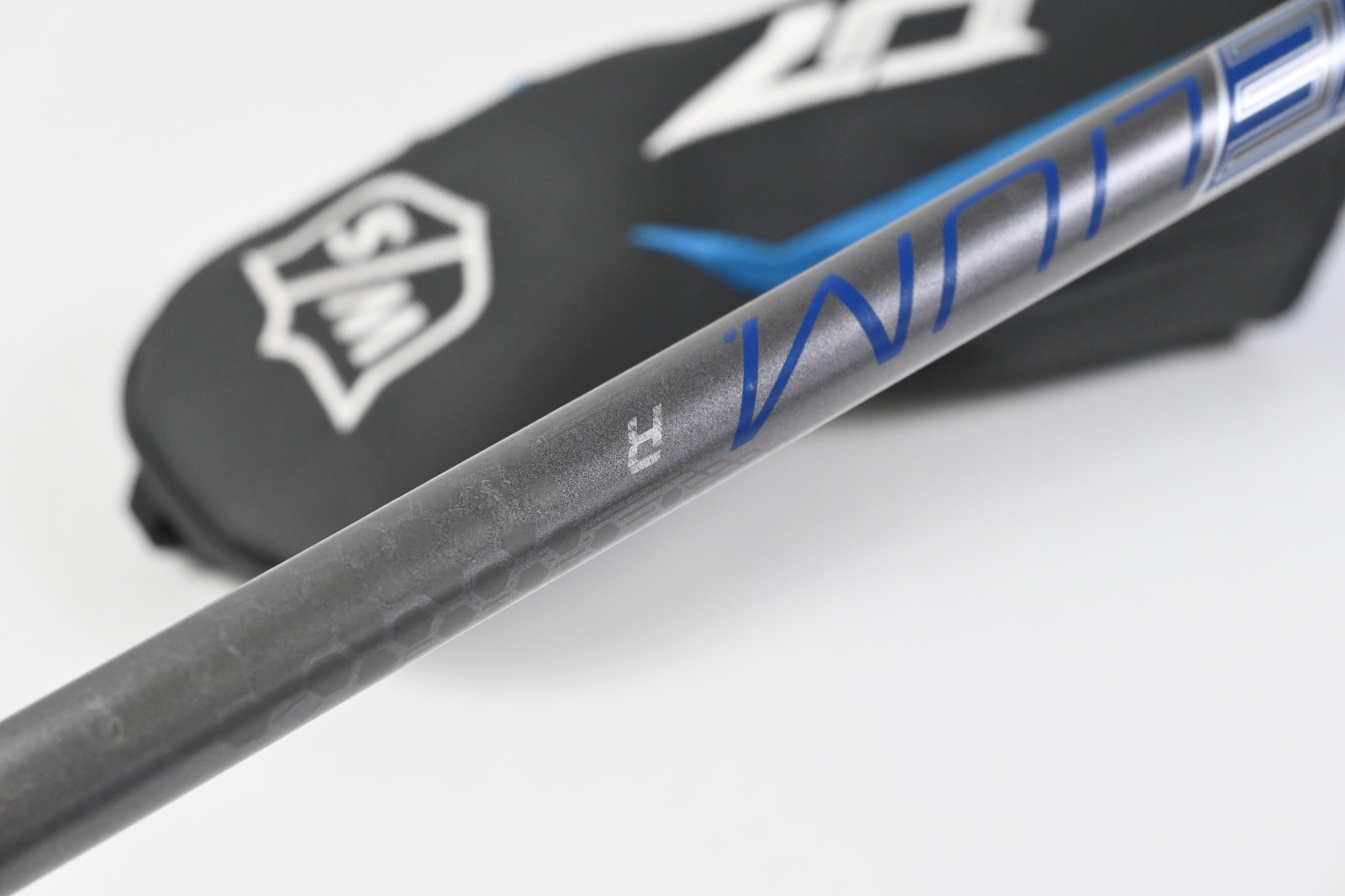 Wilson Staff D7 #4 Hybrid / 22 Degree / Regular Flex UST Mamiya Helium Nano Core