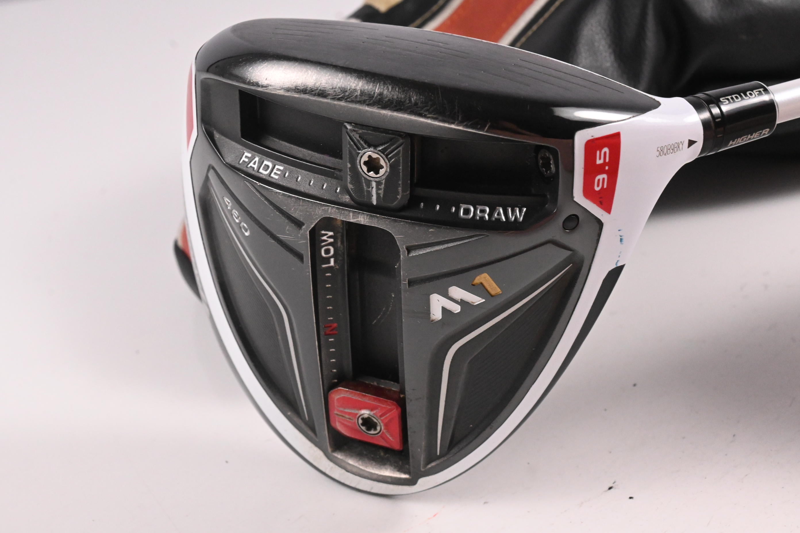 Taylormade M1 2016 Driver / 9.5 Degree / Stiff Flex Aldila Rogue Silver 70 Shaft