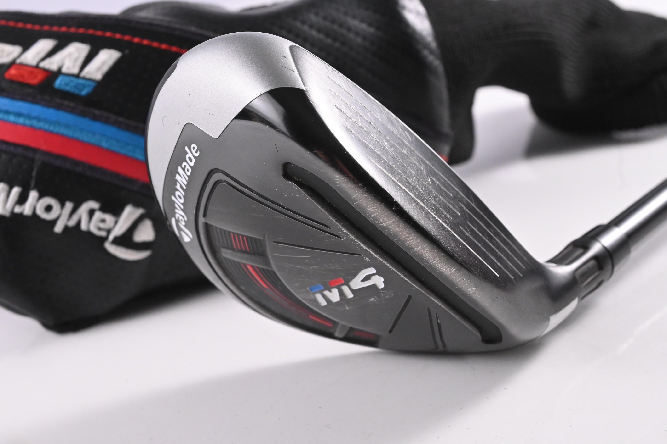 Taylormade M4 #4 Hybrid / 22 Degree / Regular Flex Fujikura Atmos Red 6 Shaft
