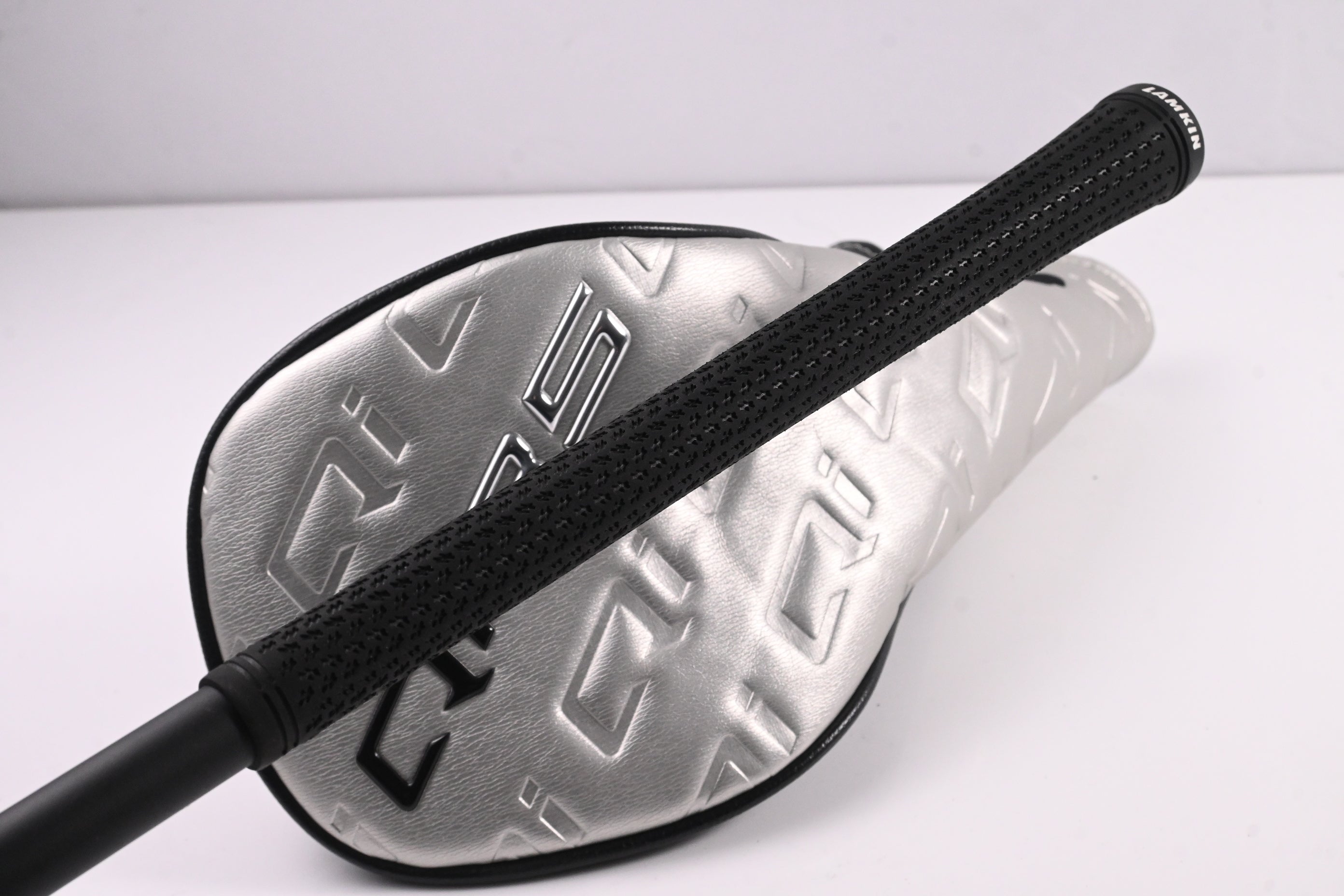 Taylormade Qi35 Driver / 10.5 Degree / Regular Flex Vanquish 5 Shaft