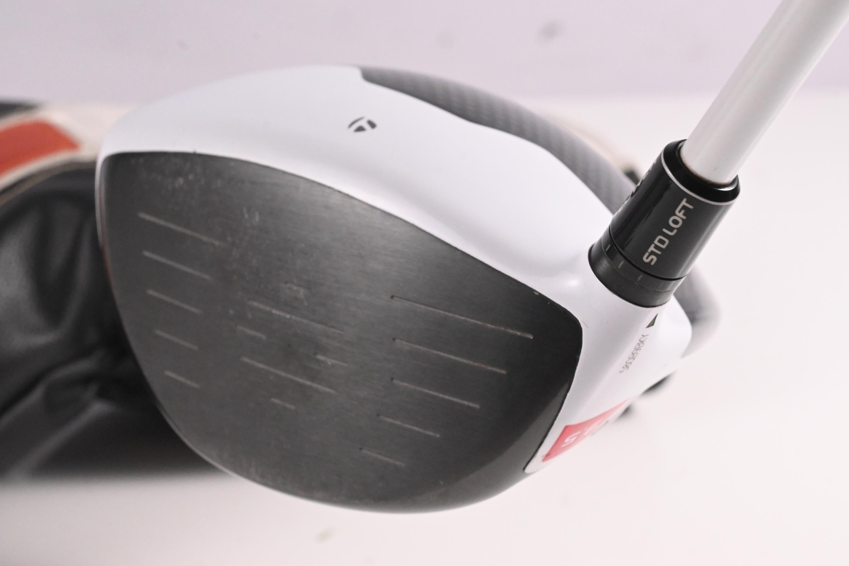 Taylormade M1 2016 Driver / 9.5 Degree / Stiff Flex Aldila Rogue Silver 70 Shaft
