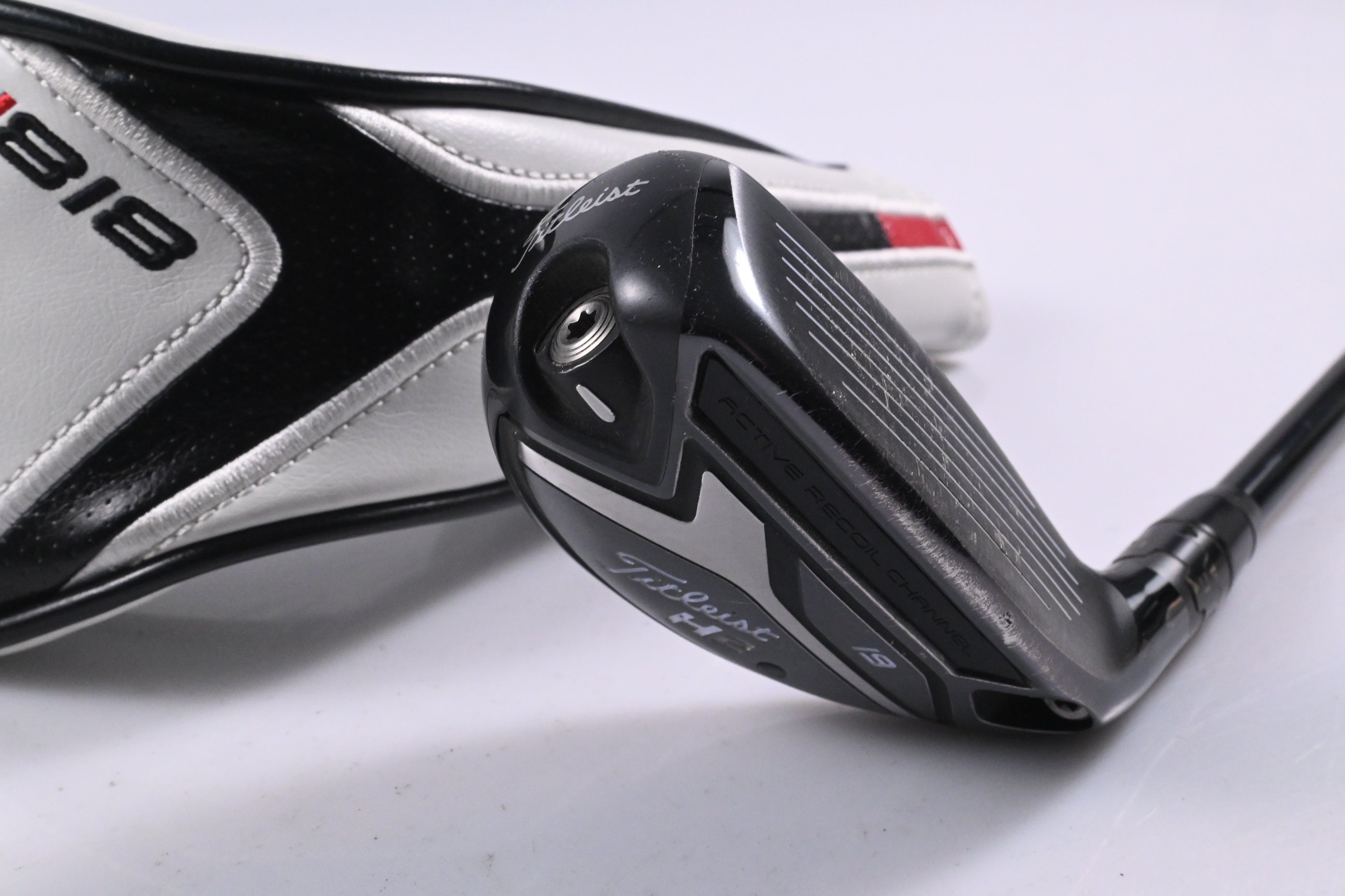 Titleist 818 H2 #3 Hybrid / 19 Degree / Stiff Flex Tensei CK White 90 Shaft