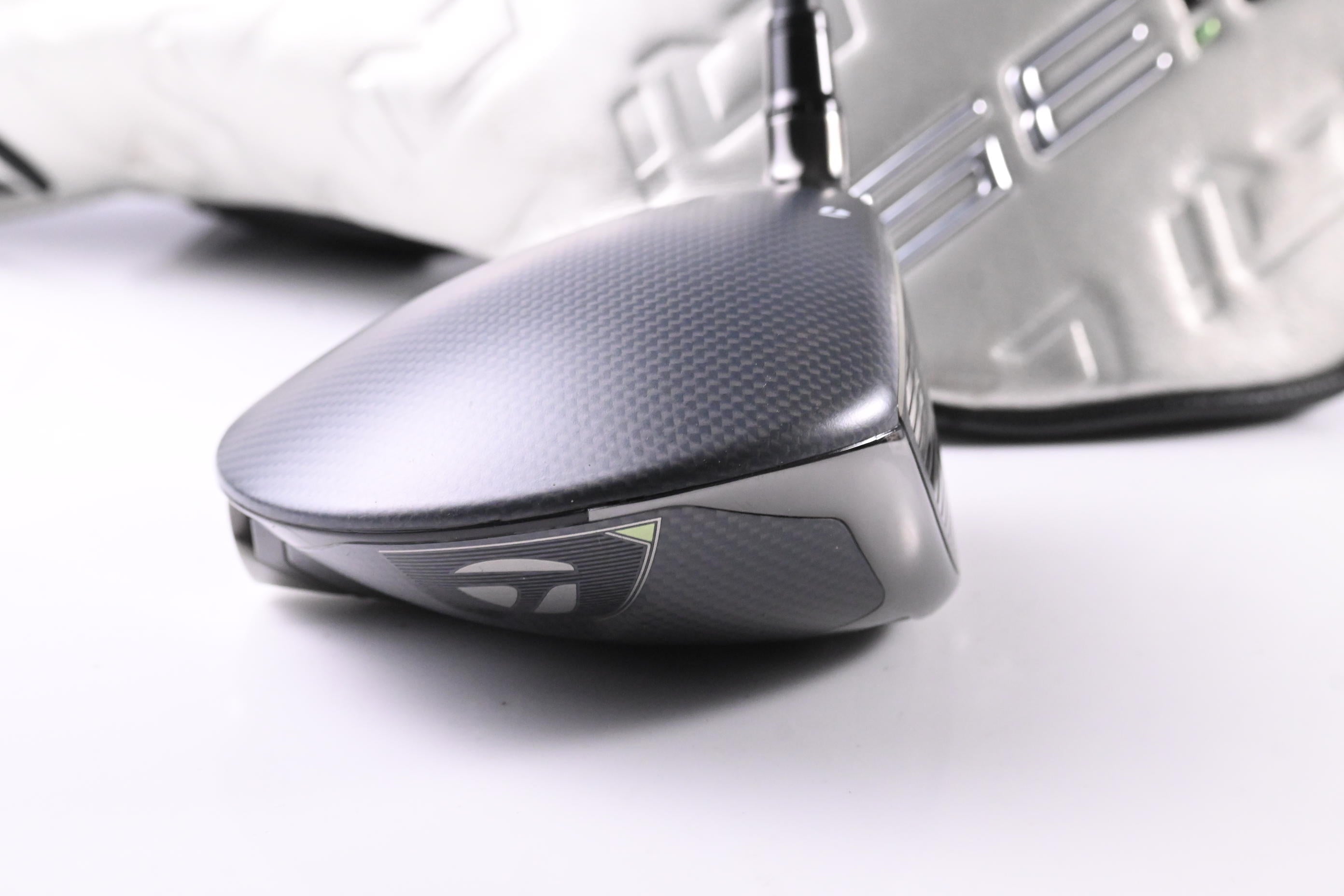 Taylormade Qi35 LS Driver / 9 Degree / Stiff Flex Kai'li Dark Waves White 60