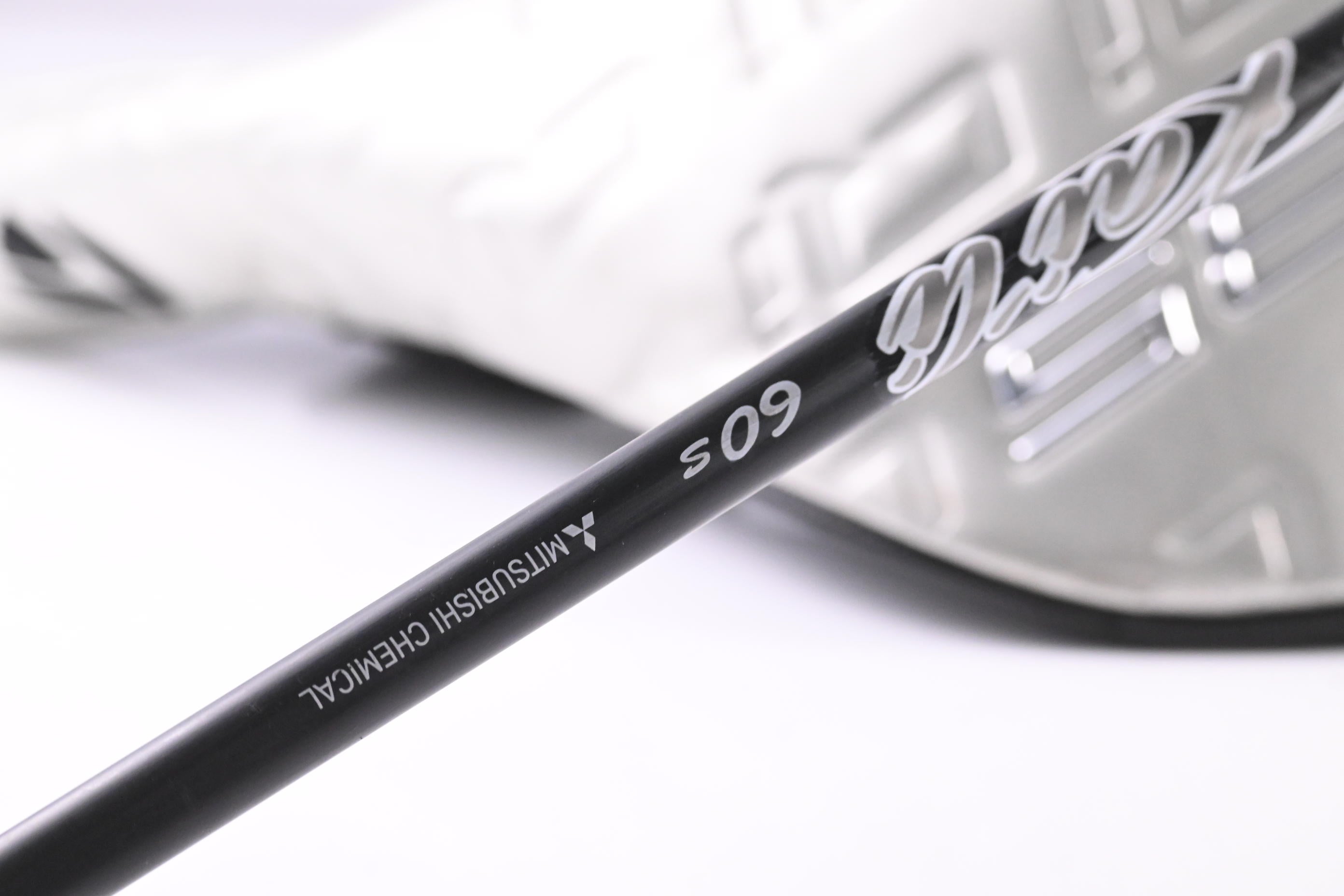 Taylormade Qi35 LS Driver / 9 Degree / Stiff Flex Kai'li Dark Waves White 60