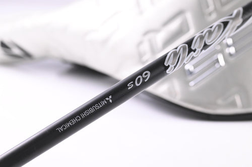 Taylormade Qi35 LS Driver / 9 Degree / Stiff Flex Kai'li Dark Waves White 60