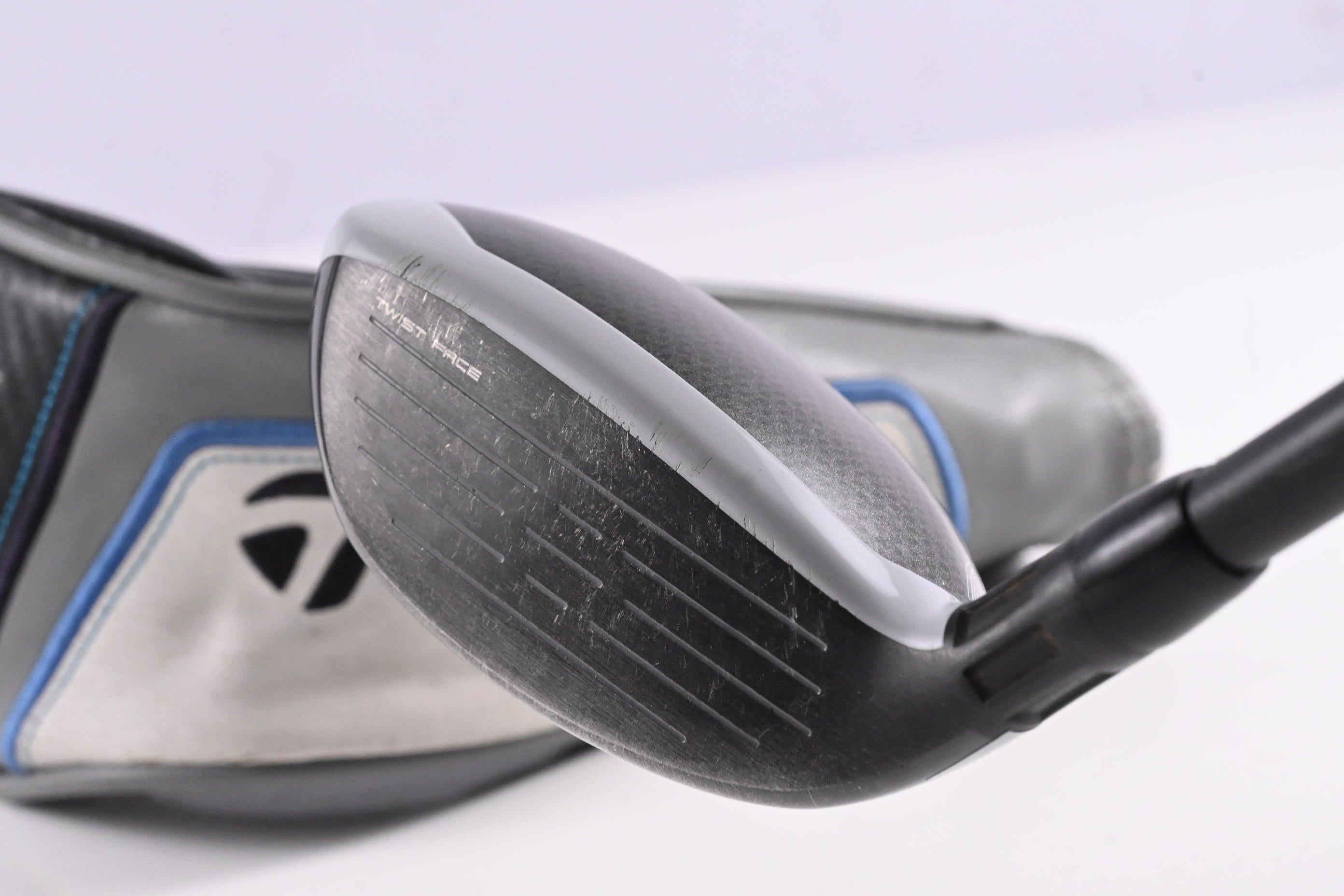 Taylormade SIM Max #3 Hybrid / 19 Degree / Senior Flex UST Mamiya ProForce V2 55