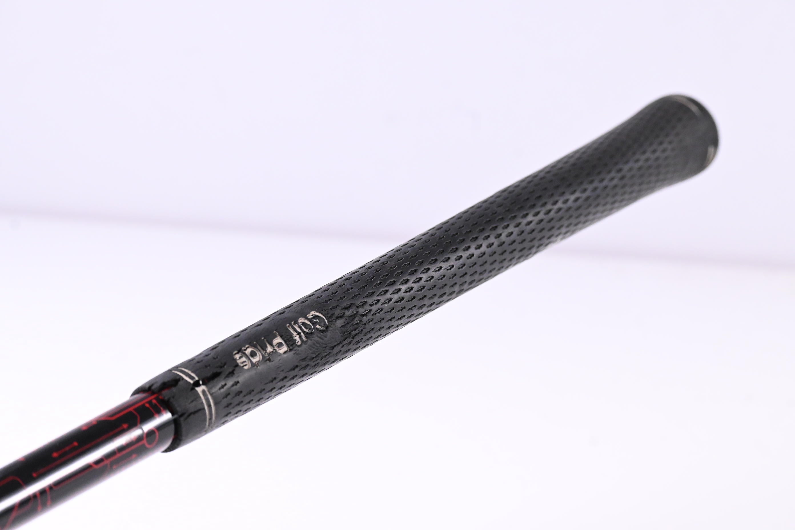 Titleist 913 D2 Driver / 10.5 Degree / X-Flex Aldila Rogue M-AX 65 Shaft