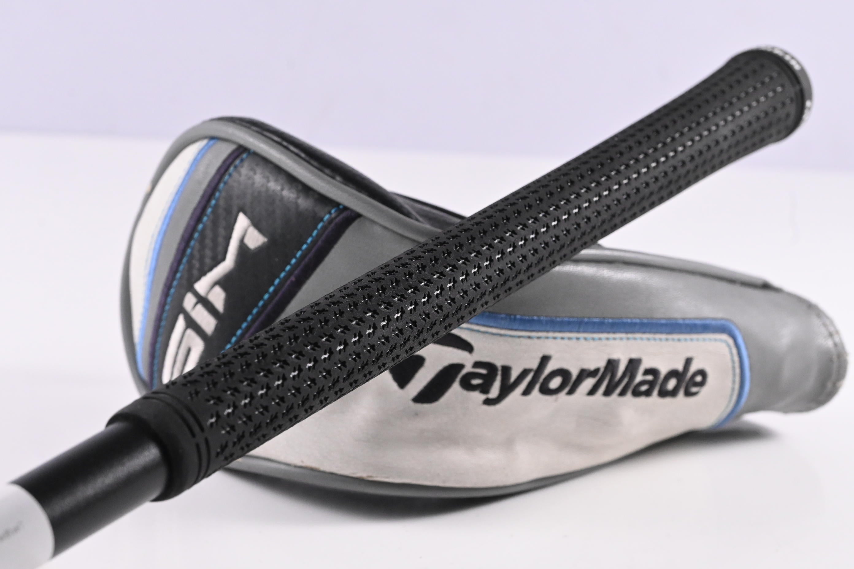 Taylormade SIM Max #3 Hybrid / 19 Degree / Senior Flex UST Mamiya ProForce V2 55