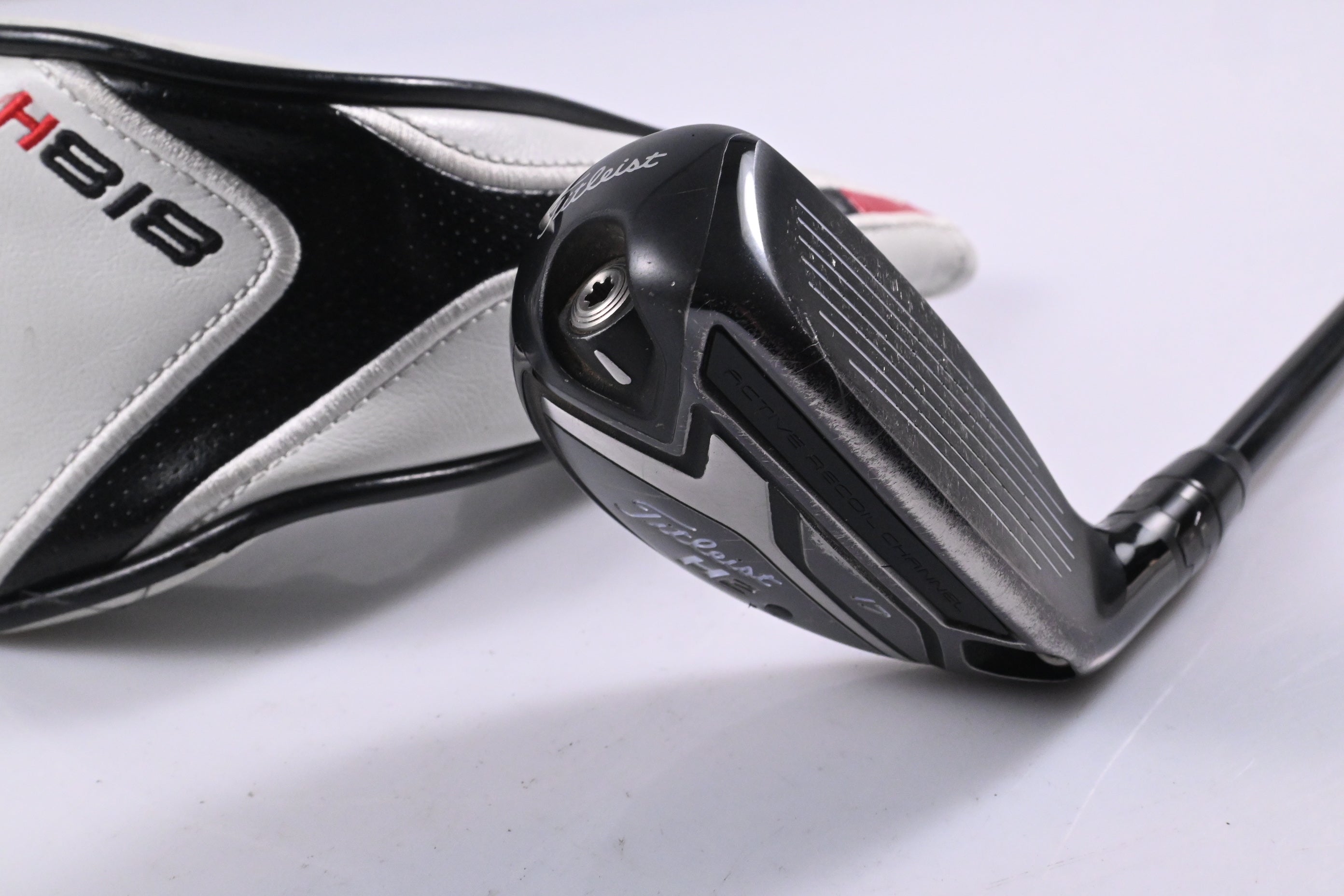 Titleist 818 H2 #2 Hybrid / 17 Degree / Stiff Flex Tensei CK White 90 Shaft