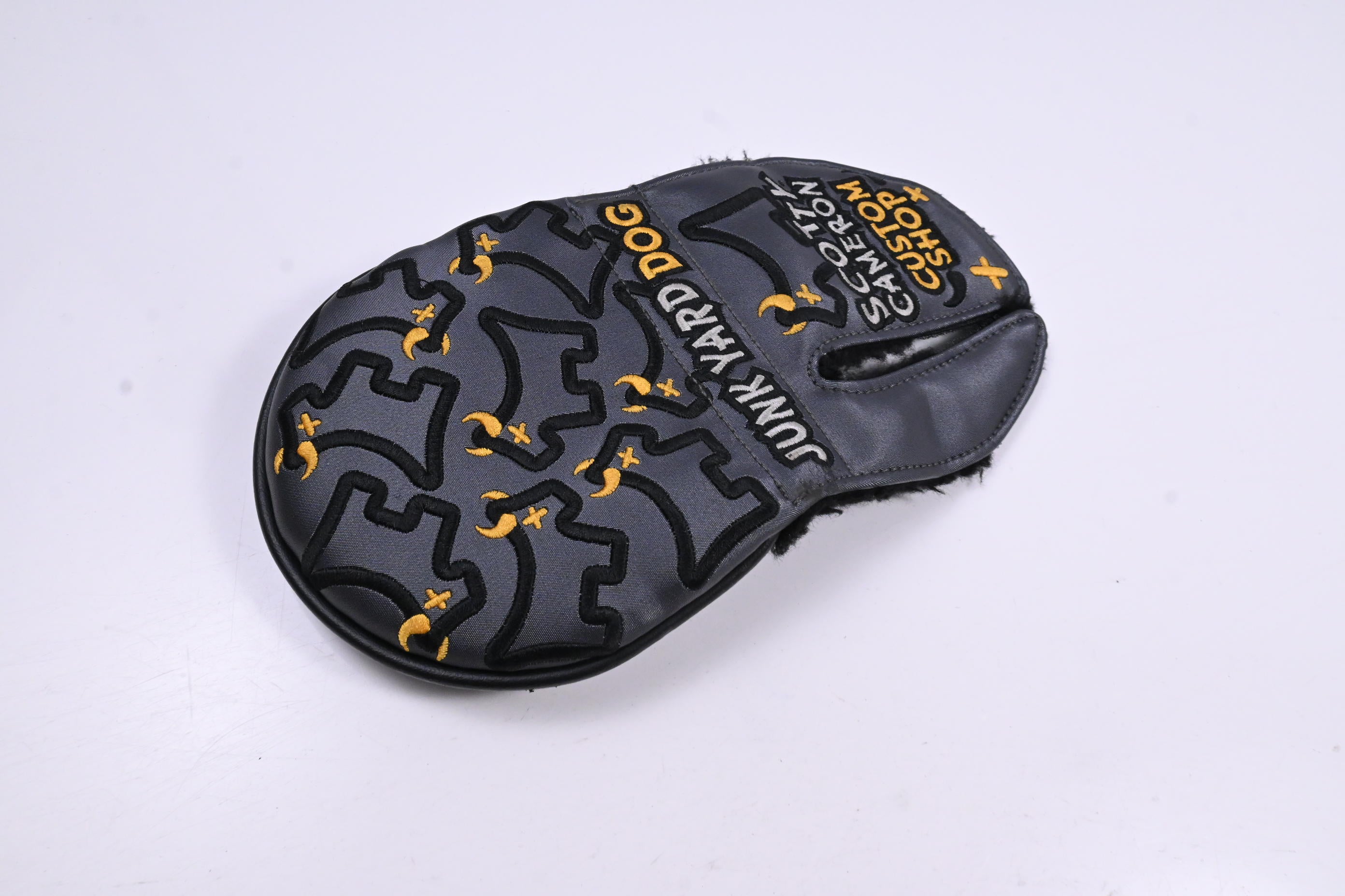 Scotty Cameron Junk Yard Dog 2018 / Putter Headcover / Mallet / Grey