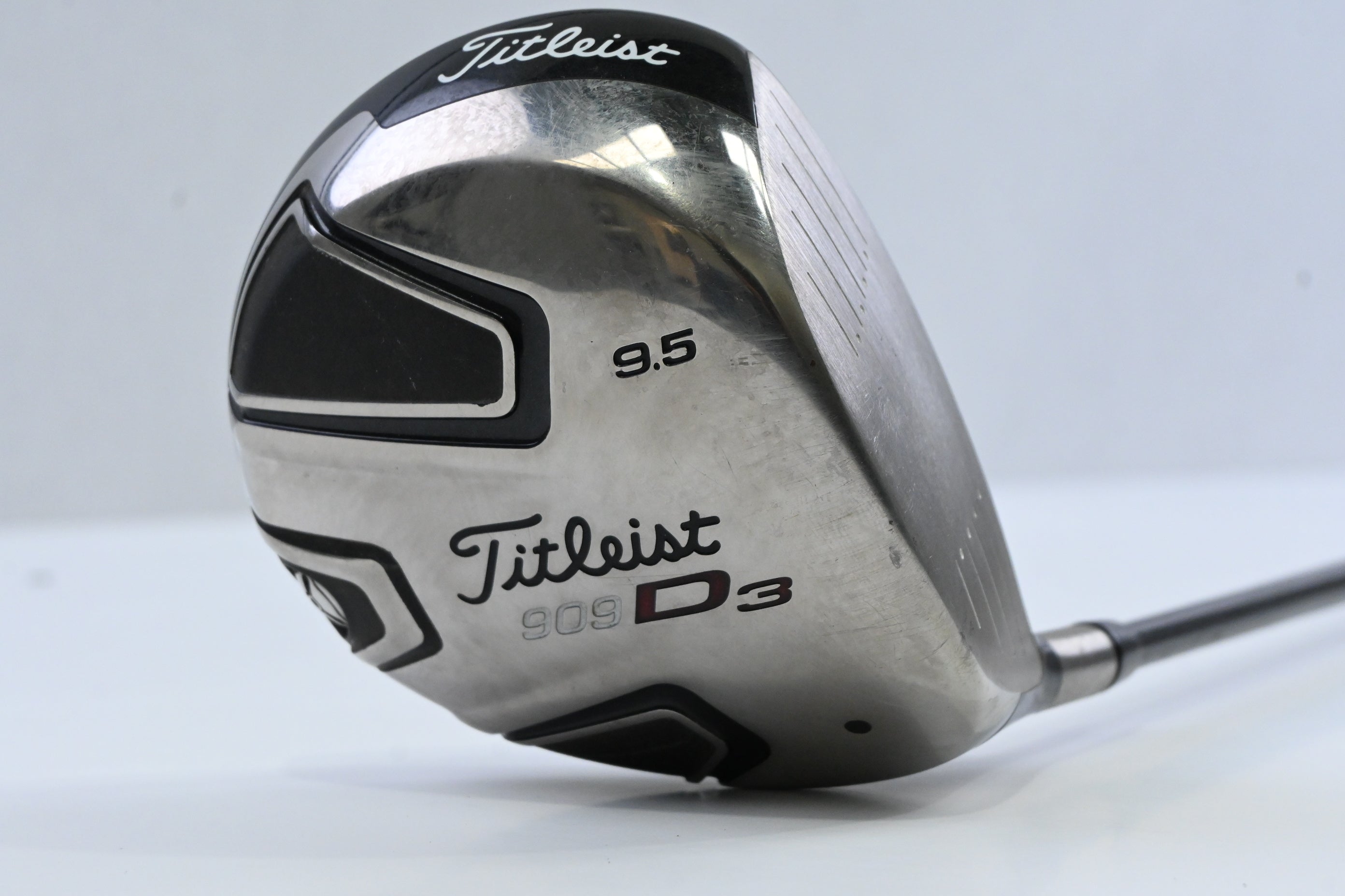 Titleist 909 D3 Driver / 9.5 Degree / Stiff Flex Grafalloy Prolaunch Red Shaft