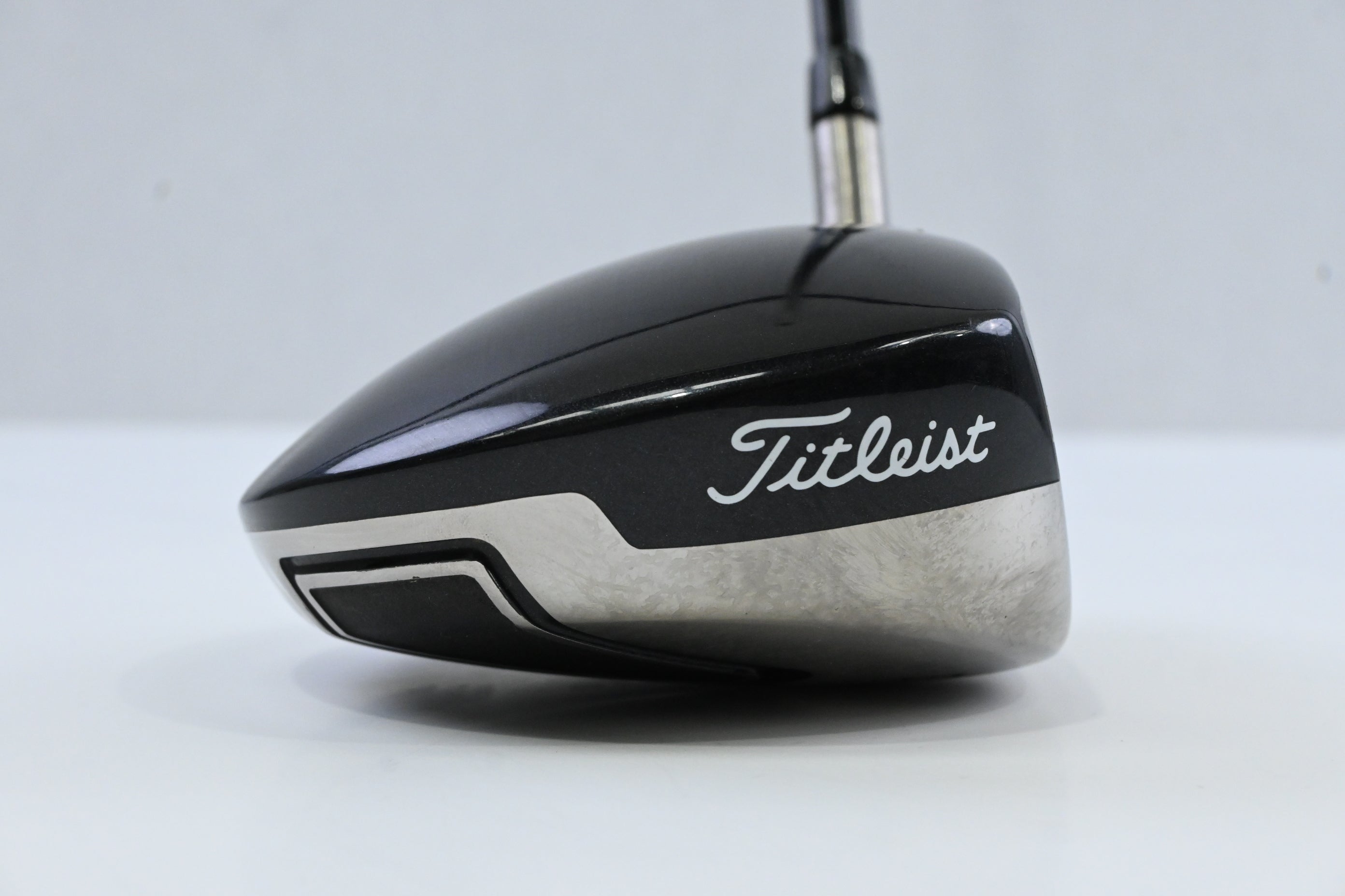 Titleist 909 D3 Driver / 9.5 Degree / Stiff Flex Grafalloy Prolaunch Red Shaft