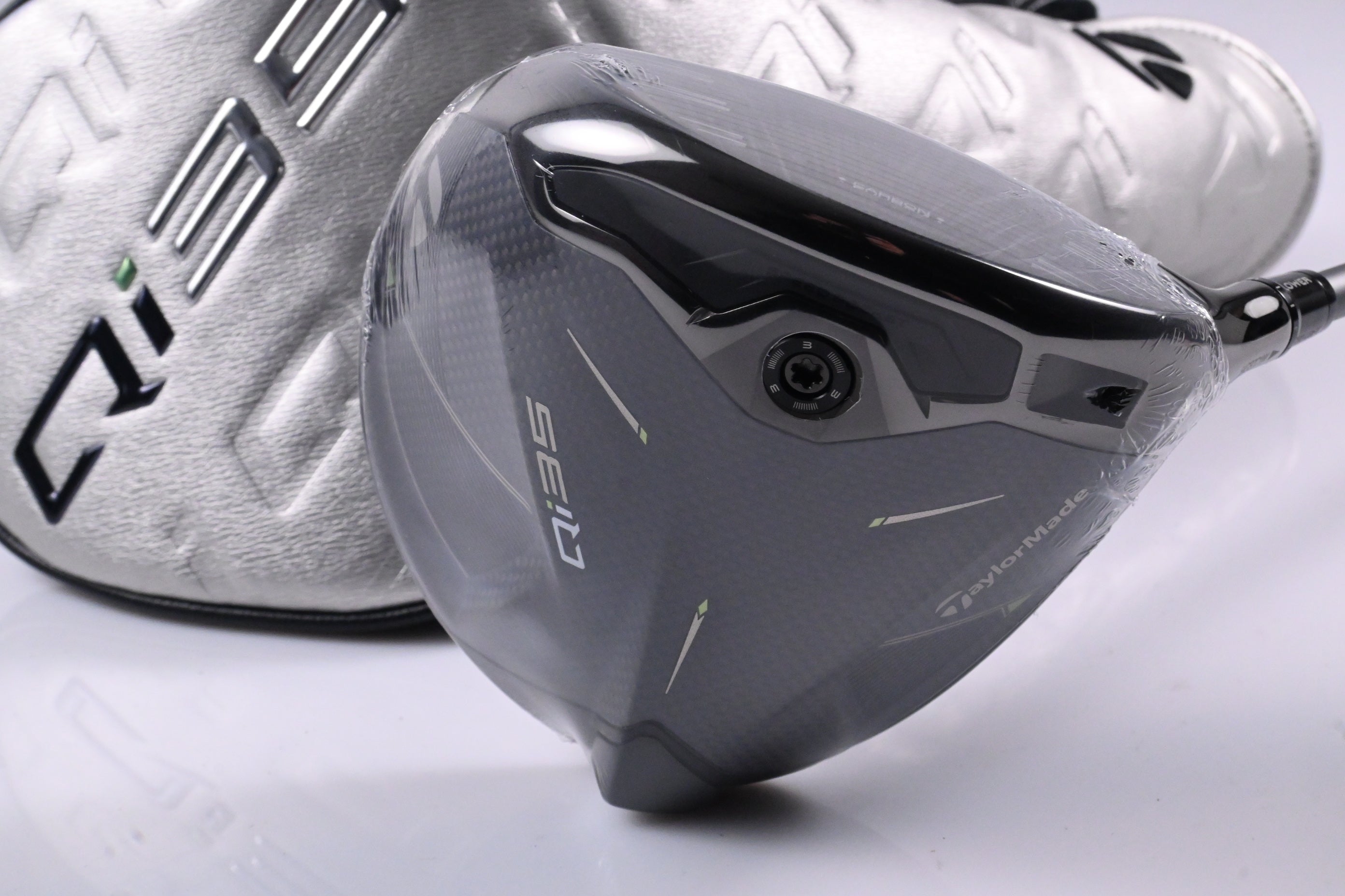 Taylormade Qi35 Driver / 9 Degree / Regular Flex Fujikura Air Speeder 50 Shaft