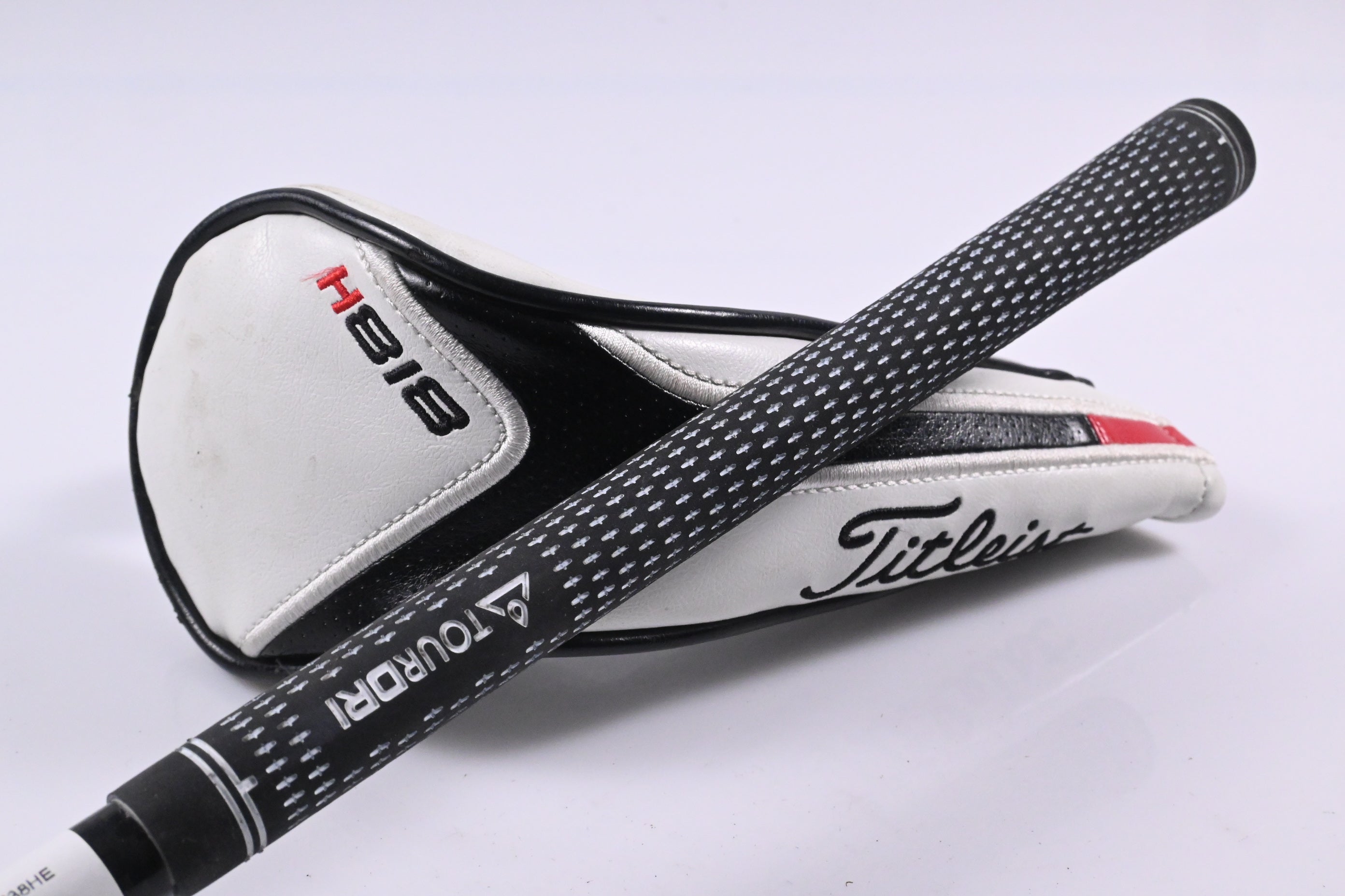 Titleist 818 H2 #2 Hybrid / 17 Degree / Stiff Flex Tensei CK White 90 Shaft