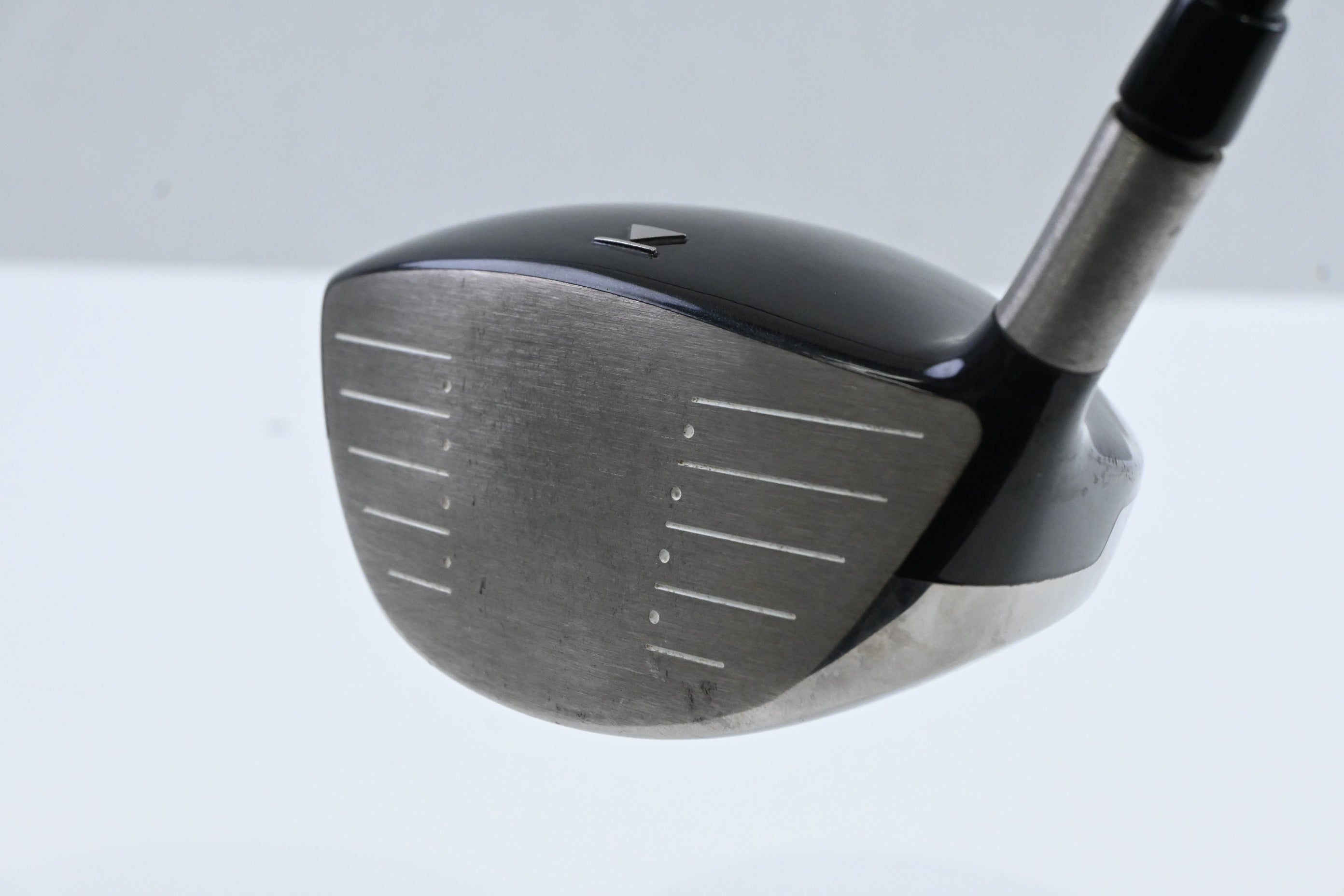 Titleist 909 D3 Driver / 9.5 Degree / Stiff Flex Grafalloy Prolaunch Red Shaft