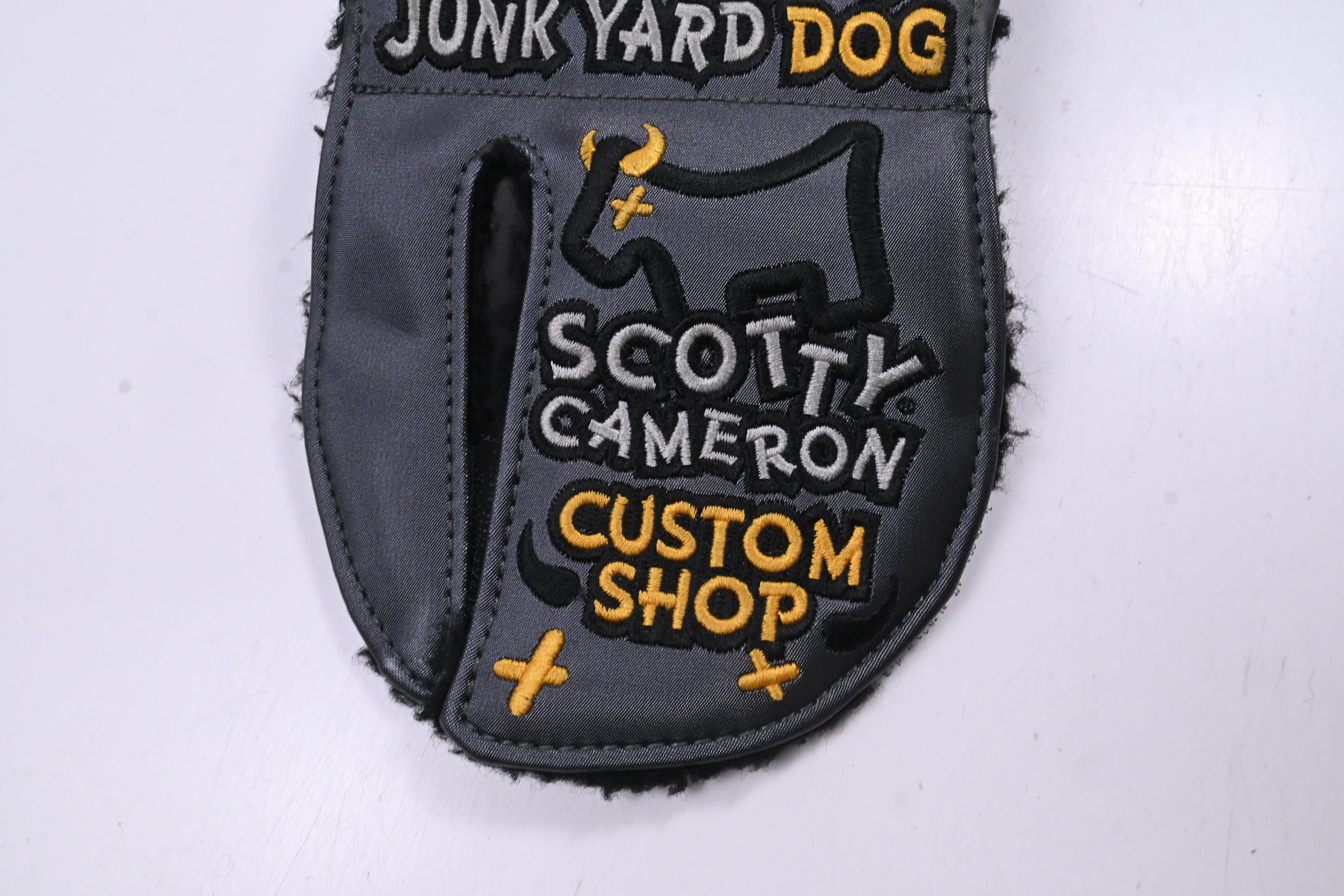 Scotty Cameron Junk Yard Dog 2018 / Putter Headcover / Mallet / Grey