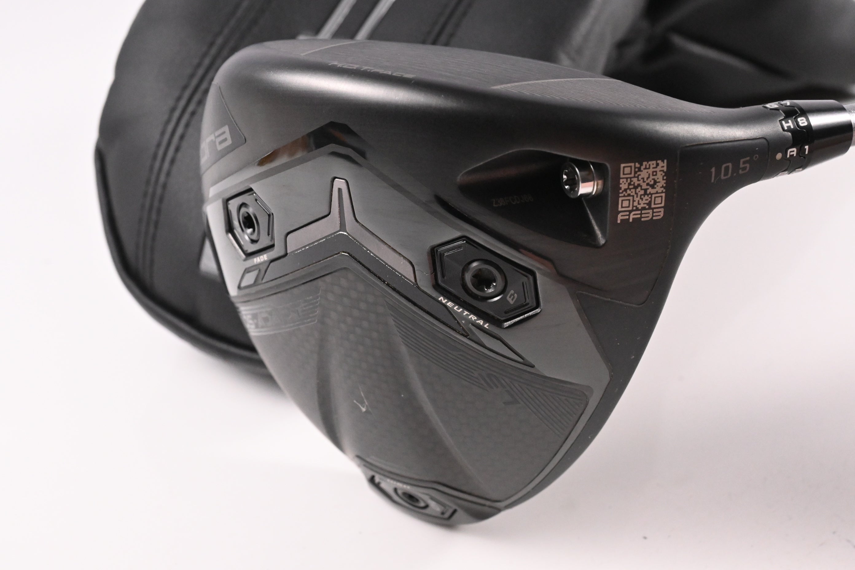 Cobra DS-Adapt LS Driver / 10.5 Degree / Stiff Flex Fujikura Pro Black 60 Shaft