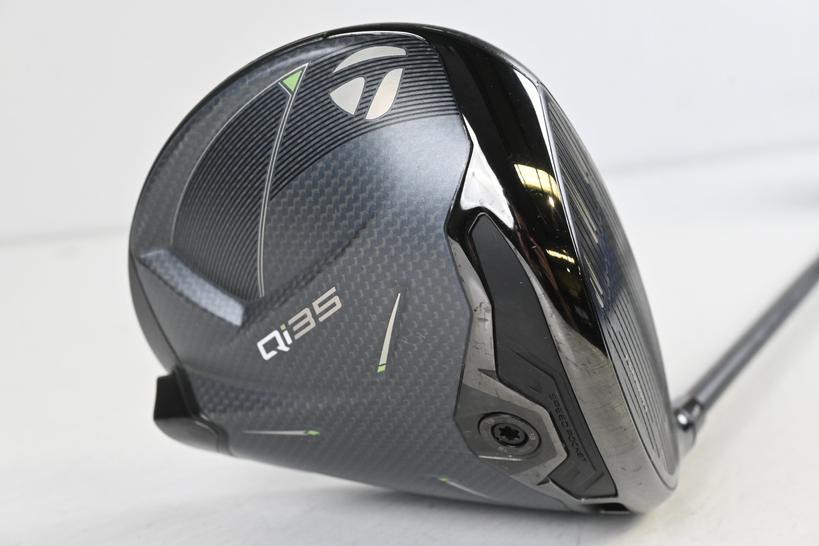 Taylormade Qi35 Max Driver / 10.5 Degree / Stiff Flex Kai'li Dark Waves Black 60