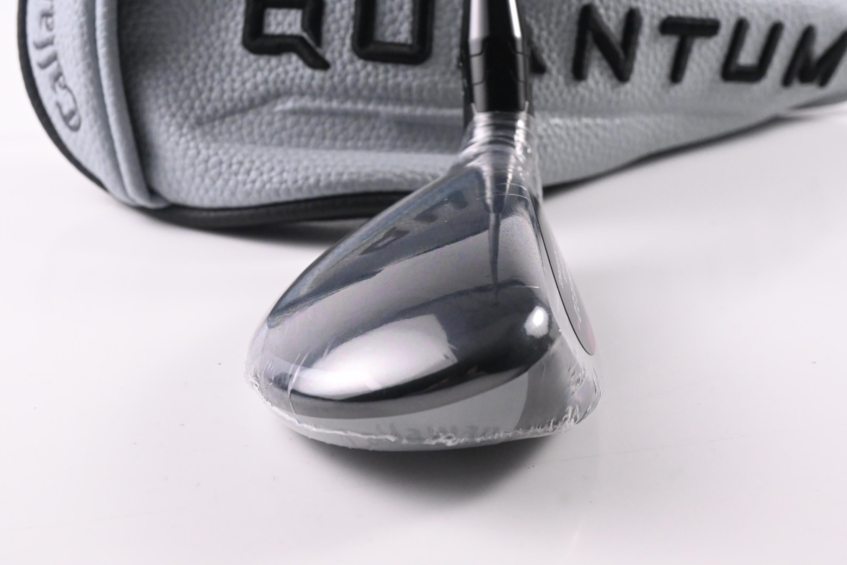Callaway Quantum Max OS #5 Hybrid / 23 Degree / Regular Flex Denali Silver 60